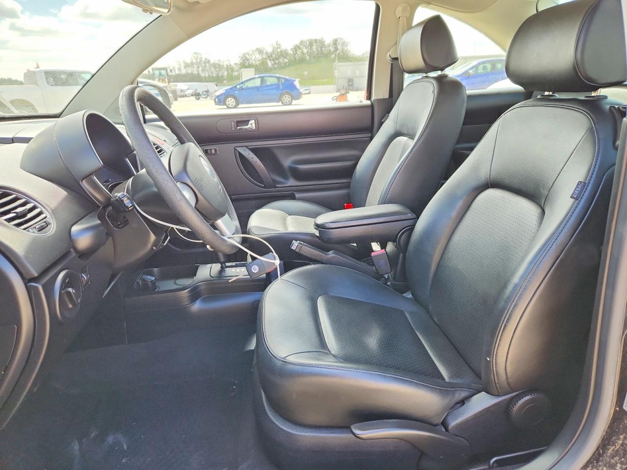 2010 Volkswagen New Beetle Black vin: 3VWPG3AG6AM018845