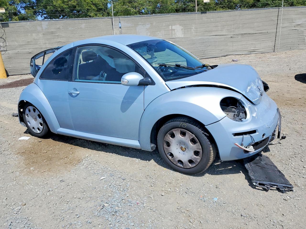 2010 Volkswagen New Beetle Blue vin: 3VWPG3AG7AM020247