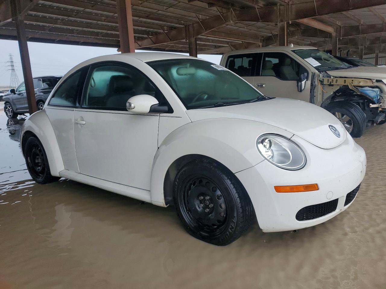 2010 Volkswagen New Beetle White vin: 3VWPG3AGXAM010554