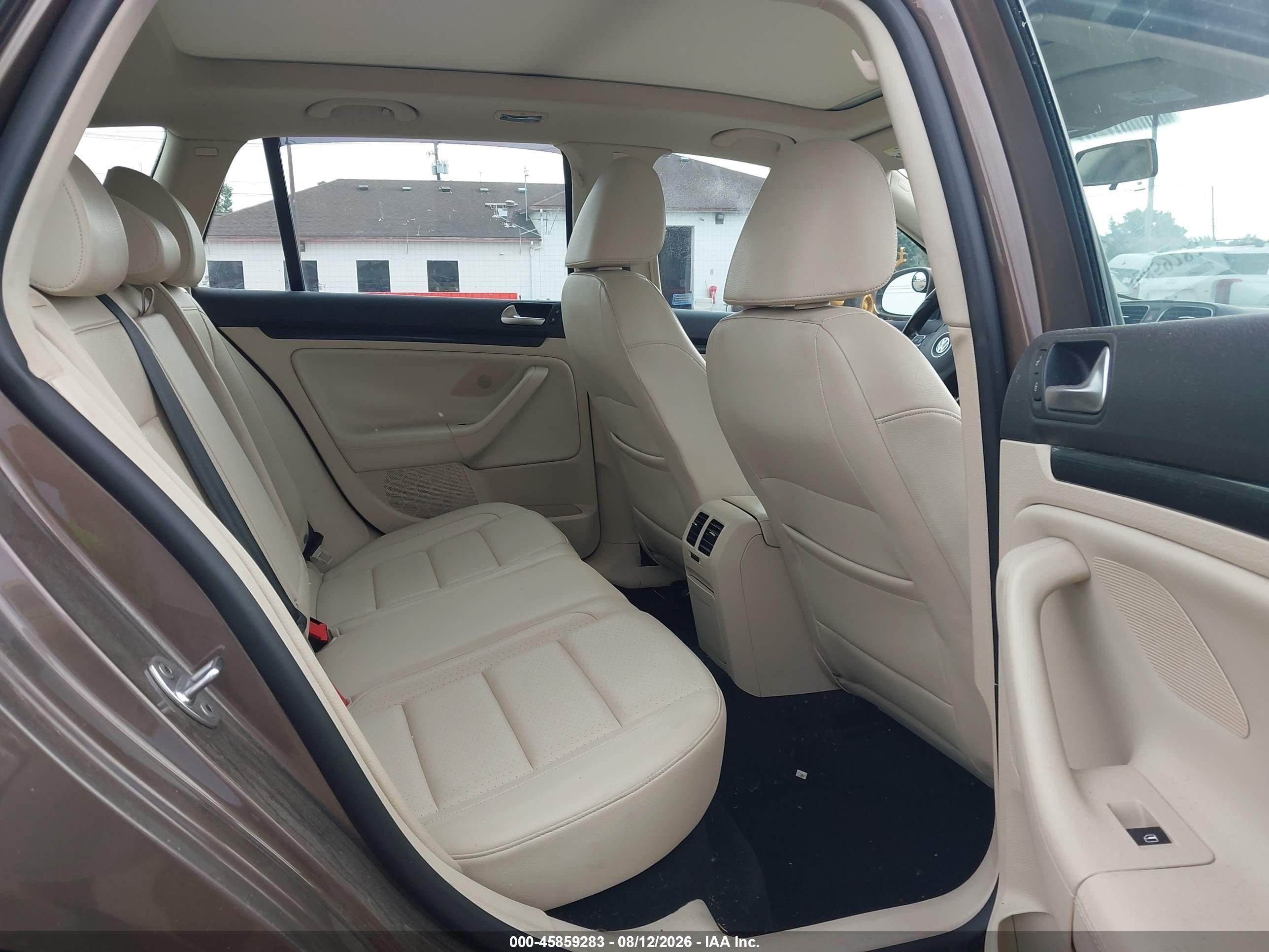 2013 Volkswagen Jetta Sportwagen 2.0l Tdi Коричневый vin: 3VWPL7AJ0DM620918