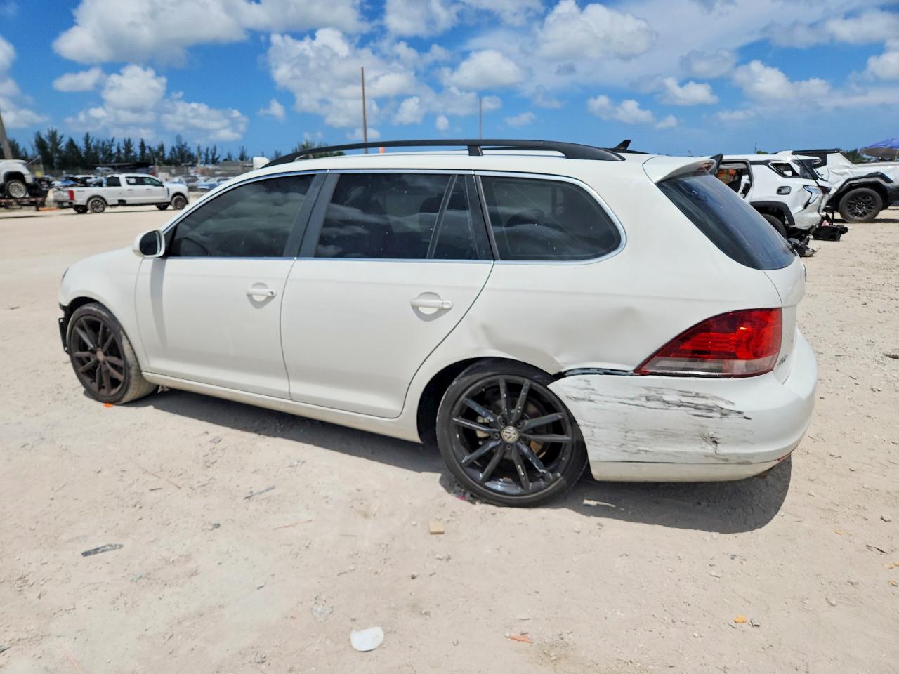 2014 Volkswagen Jetta Tdi White vin: 3VWPL7AJ0EM608480