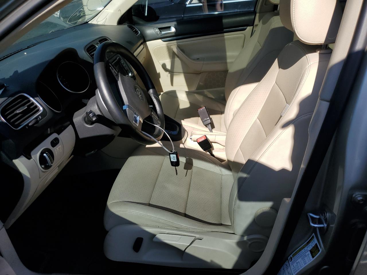 2014 Volkswagen Jetta Tdi Бежевый vin: 3VWPL7AJ0EM619950