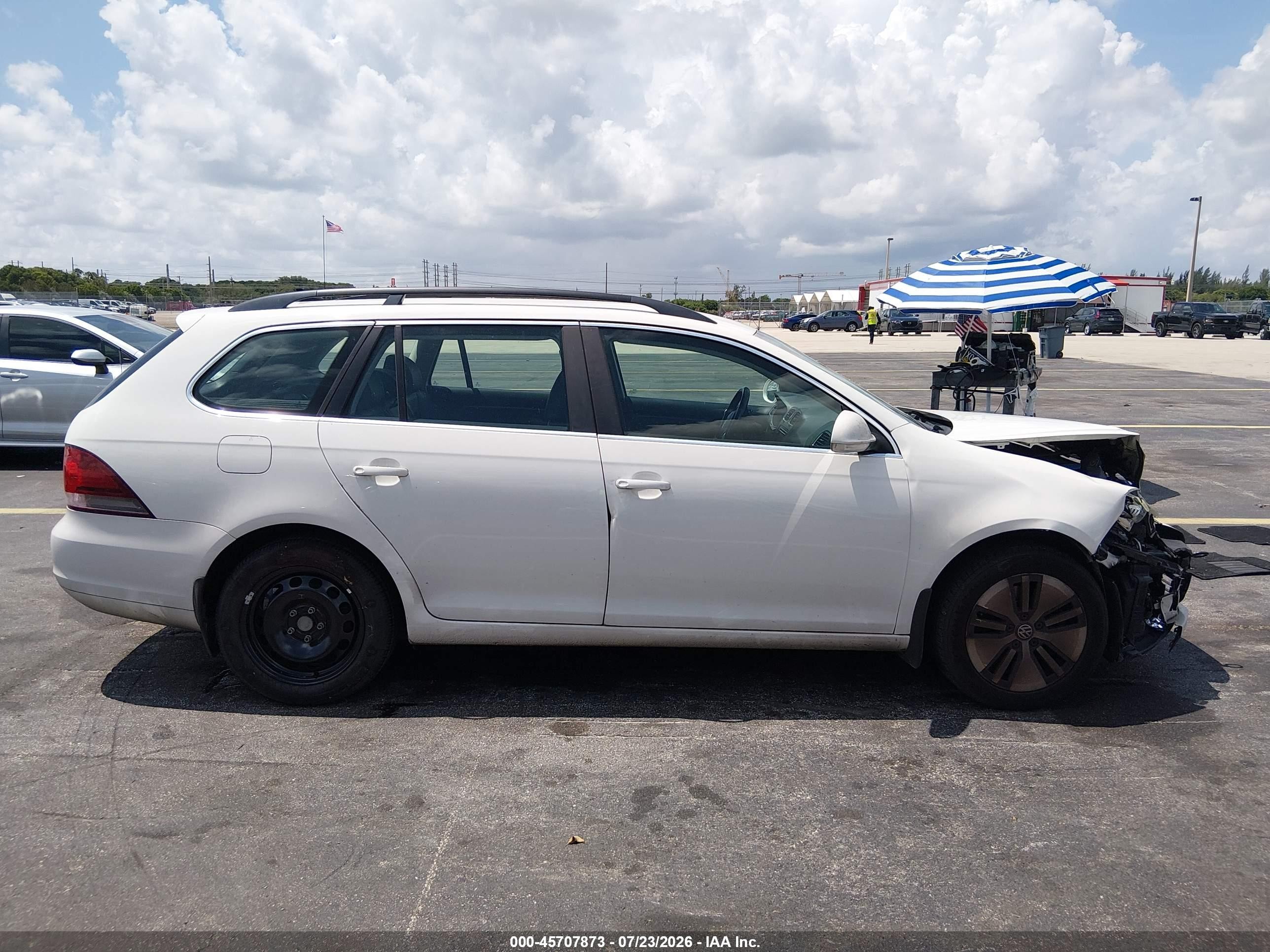 2013 Volkswagen Jetta Sportwagen 2.0l Tdi White vin: 3VWPL7AJ1DM667911