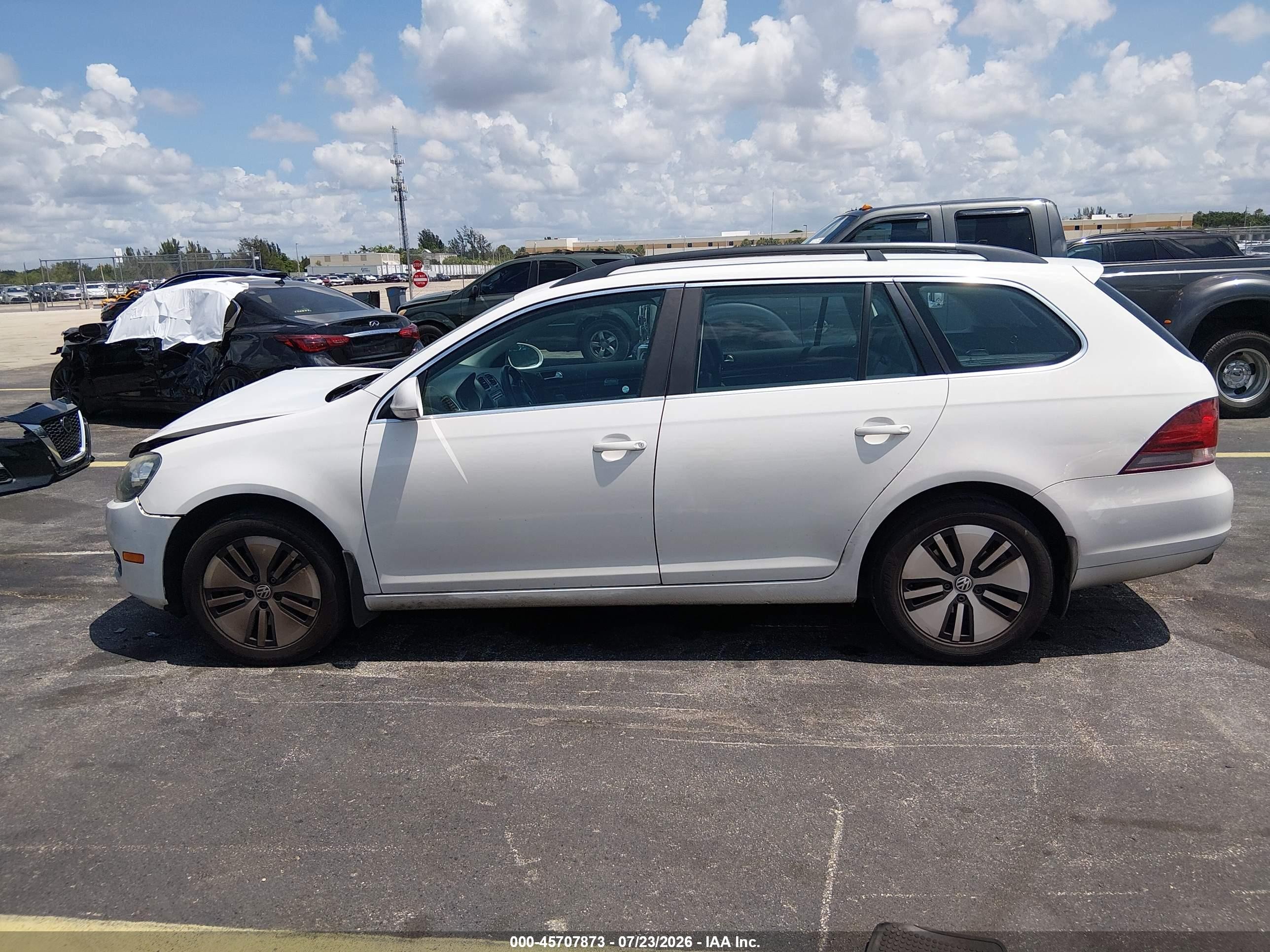 2013 Volkswagen Jetta Sportwagen 2.0l Tdi White vin: 3VWPL7AJ1DM667911