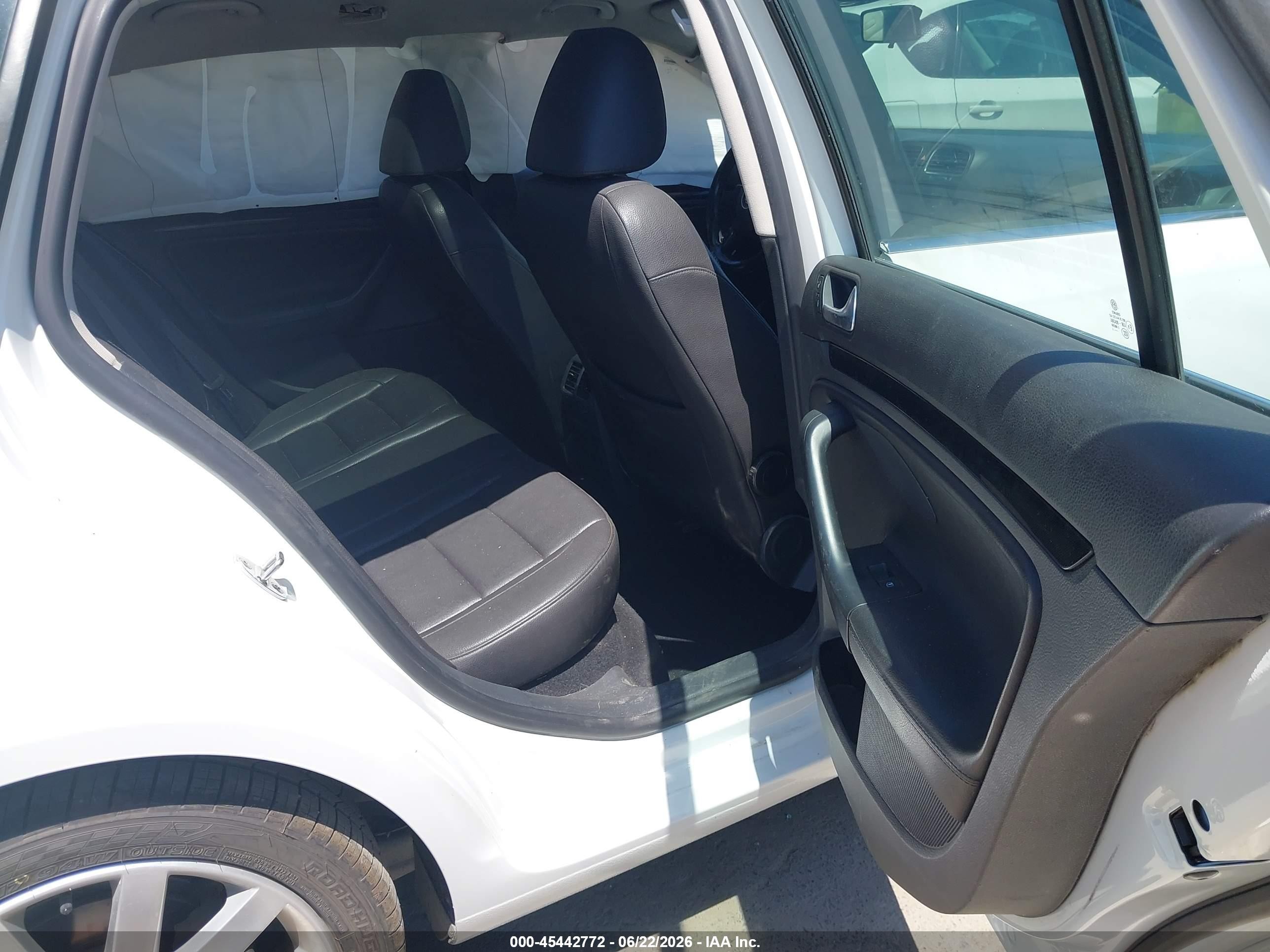 2014 Volkswagen Jetta Sportwagen 2.0l Tdi White vin: 3VWPL7AJ1EM615518
