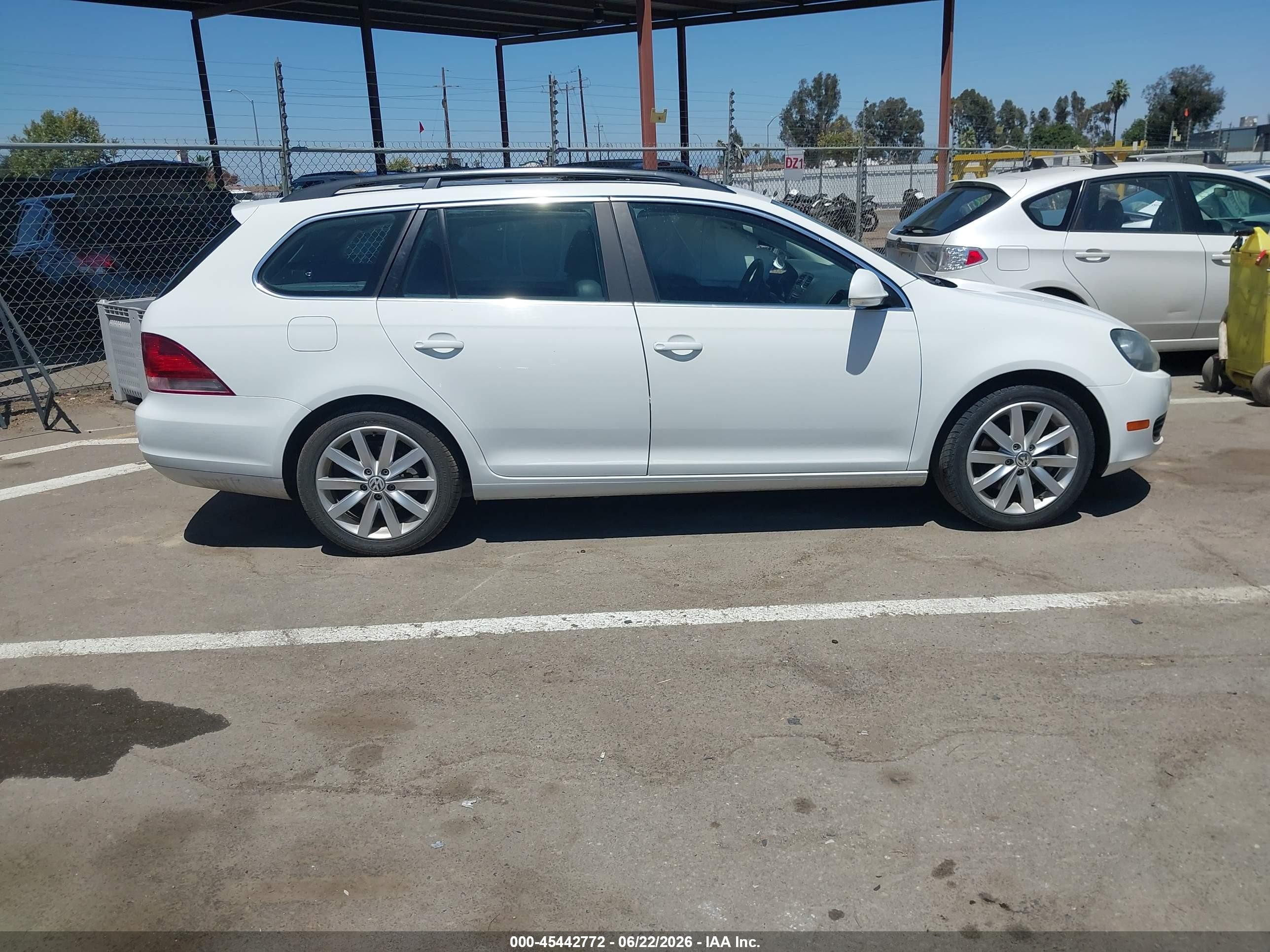 2014 Volkswagen Jetta Sportwagen 2.0l Tdi White vin: 3VWPL7AJ1EM615518