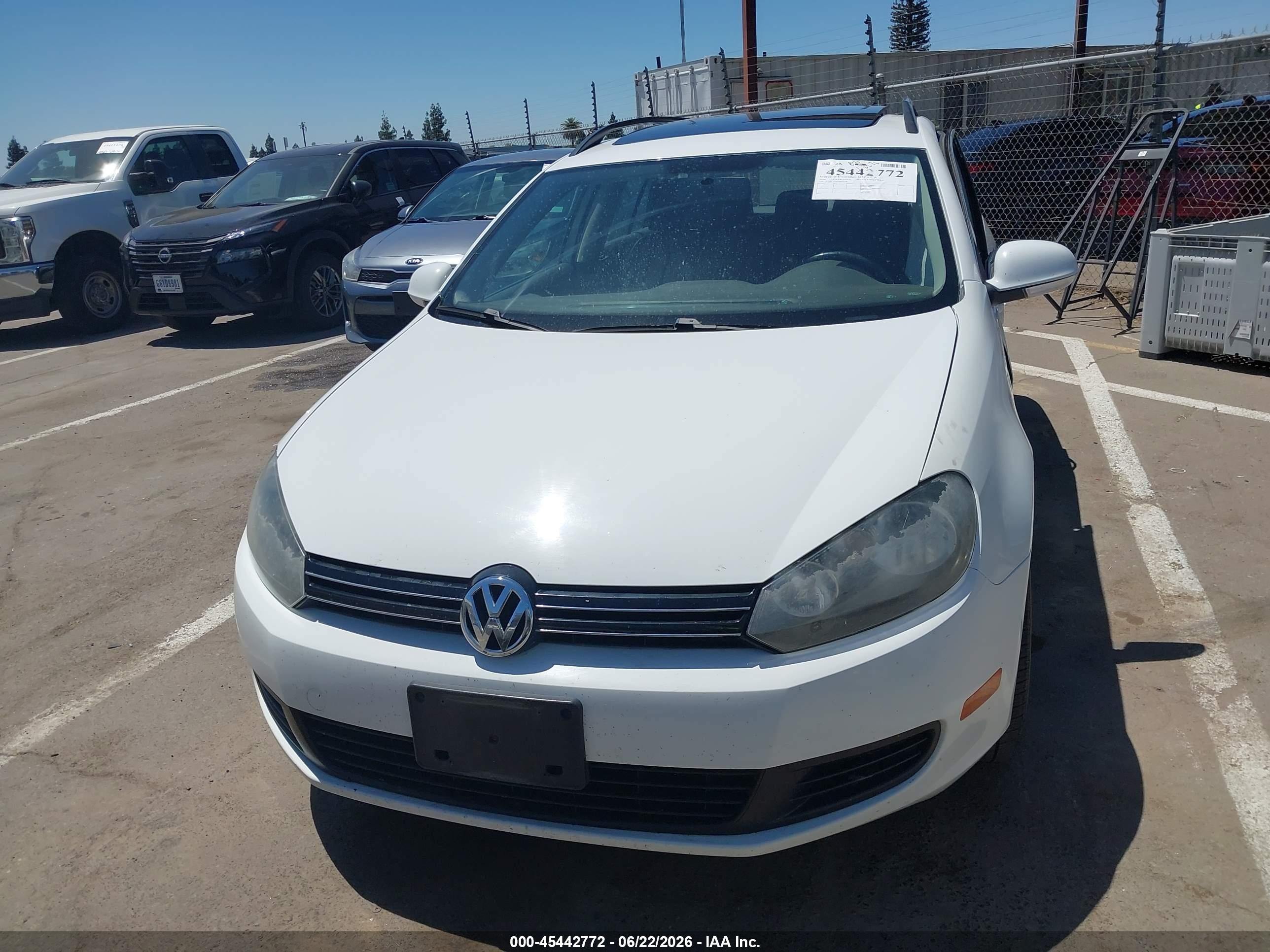 2014 Volkswagen Jetta Sportwagen 2.0l Tdi White vin: 3VWPL7AJ1EM615518