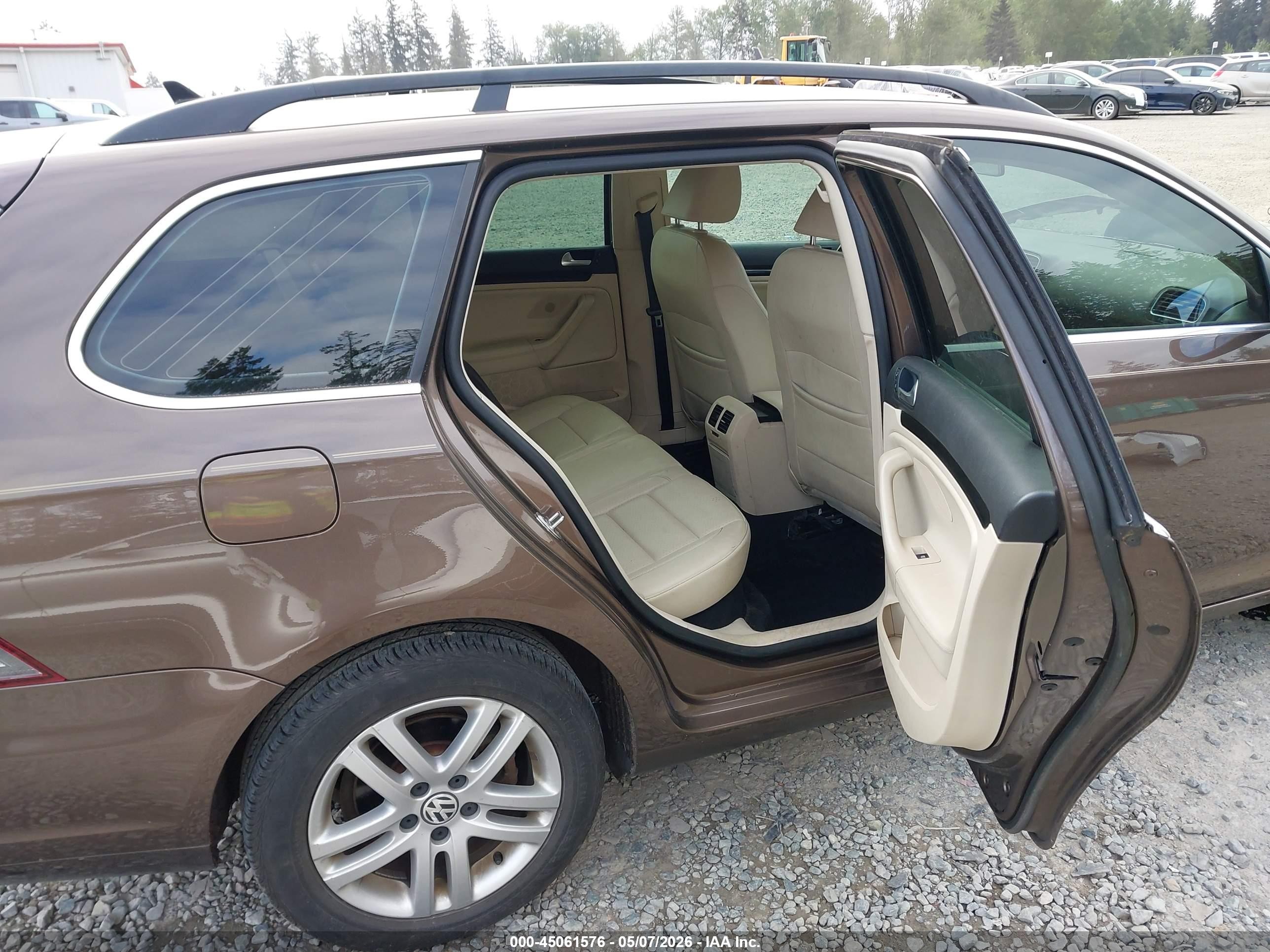 2011 Volkswagen Jetta Sportwagen 2.0l Tdi Brown vin: 3VWPL7AJ2BM707796