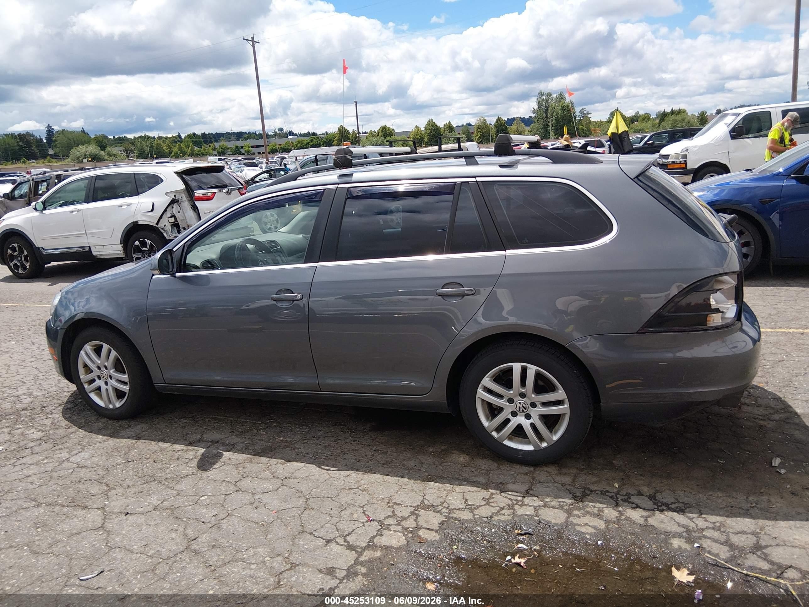 2013 Volkswagen Jetta Sportwagen 2.0l Tdi Серый vin: 3VWPL7AJ2DM695734
