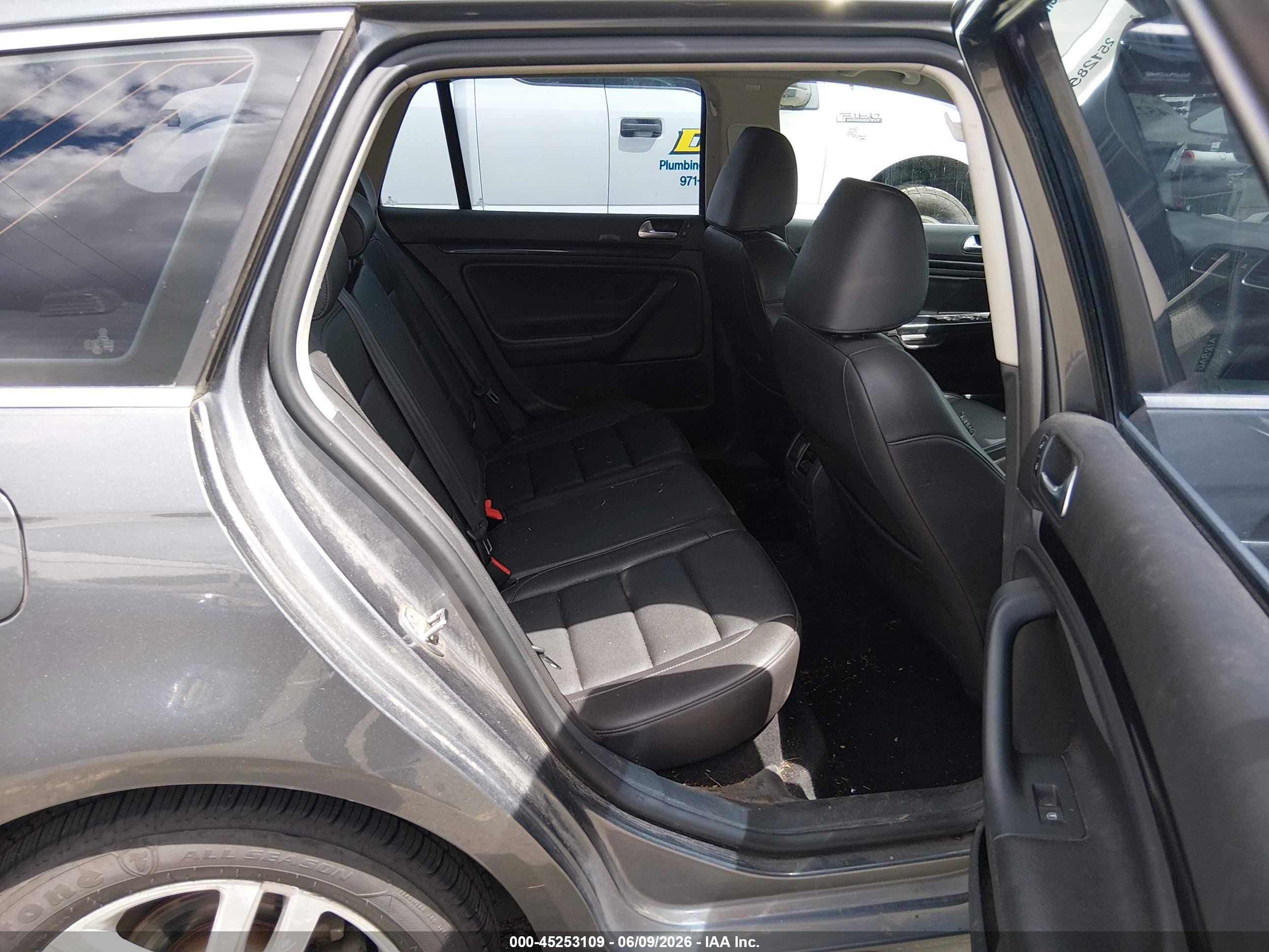 2013 Volkswagen Jetta Sportwagen 2.0l Tdi Серый vin: 3VWPL7AJ2DM695734