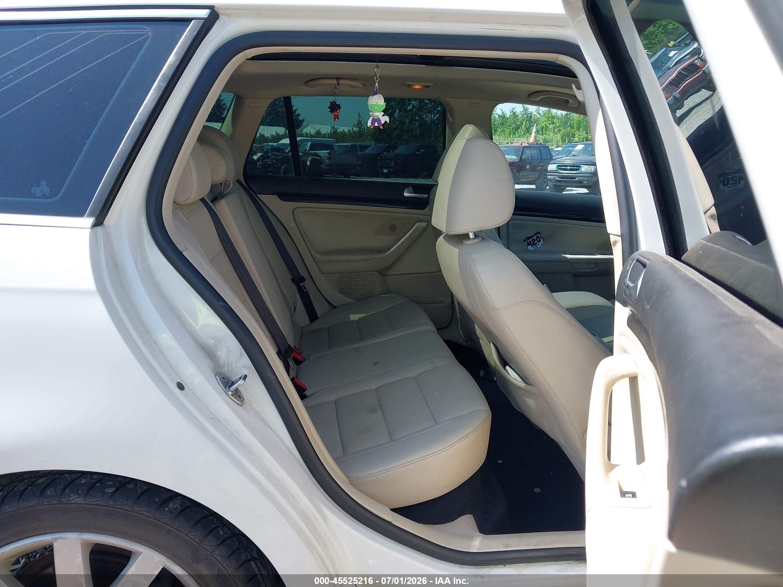 2011 Volkswagen Jetta Sportwagen 2.0l Tdi Белый vin: 3VWPL7AJ3BM722114
