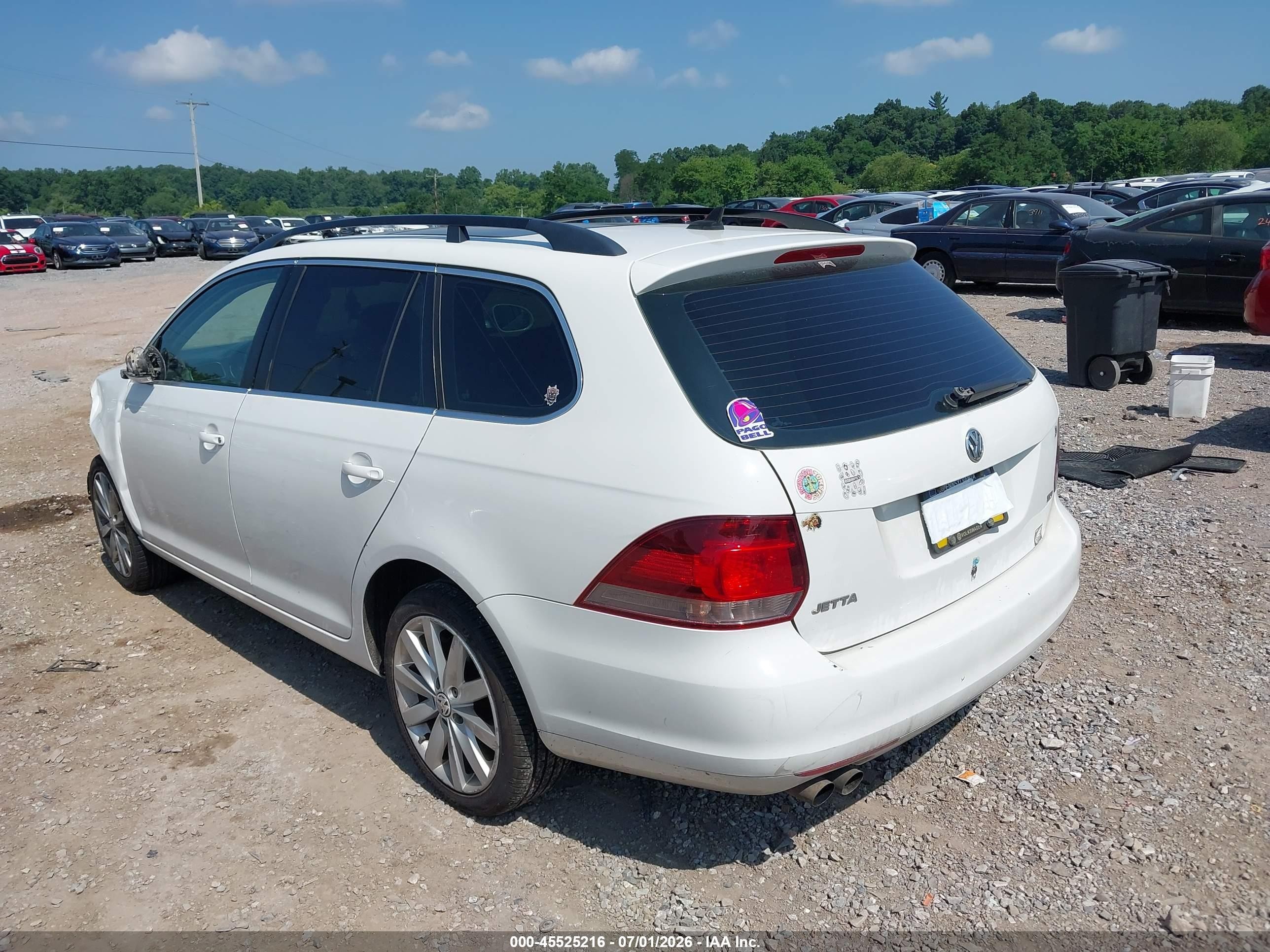 2011 Volkswagen Jetta Sportwagen 2.0l Tdi Белый vin: 3VWPL7AJ3BM722114