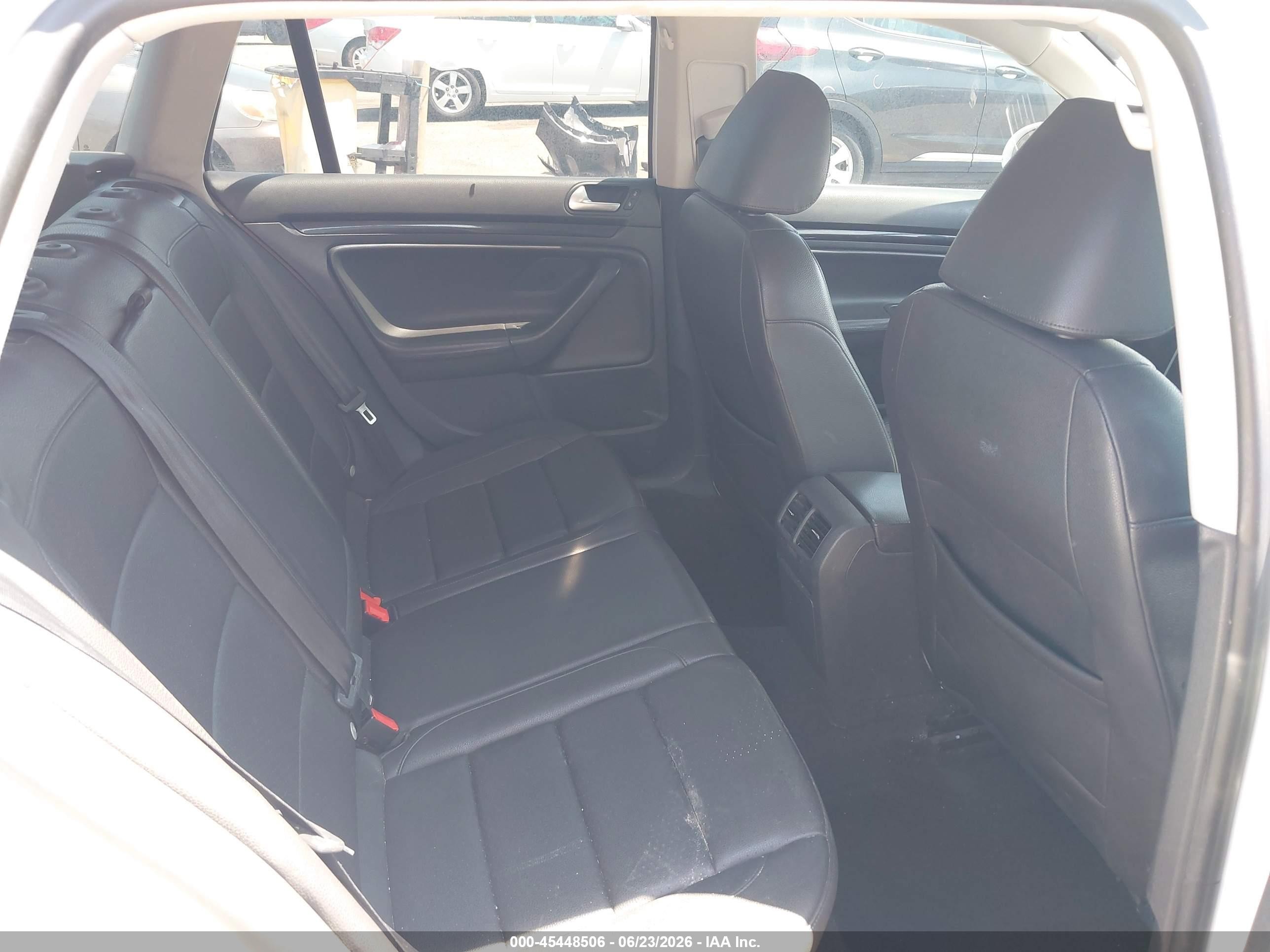 2013 Volkswagen Jetta Sportwagen 2.0l Tdi White vin: 3VWPL7AJ3DM672043