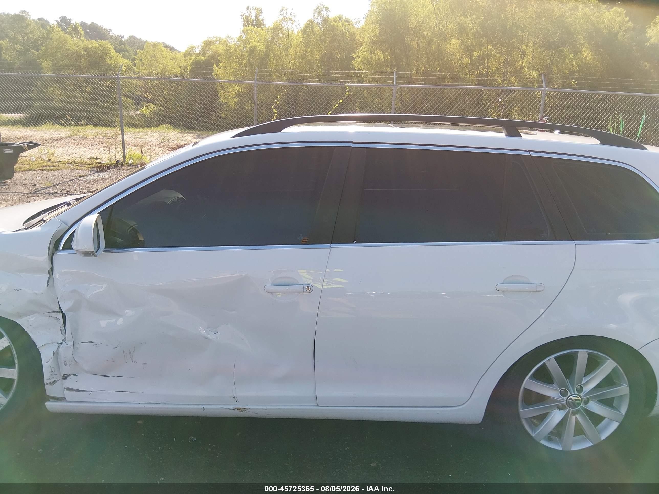 2013 Volkswagen Jetta Sportwagen 2.0l Tdi Белый vin: 3VWPL7AJ4DM607301