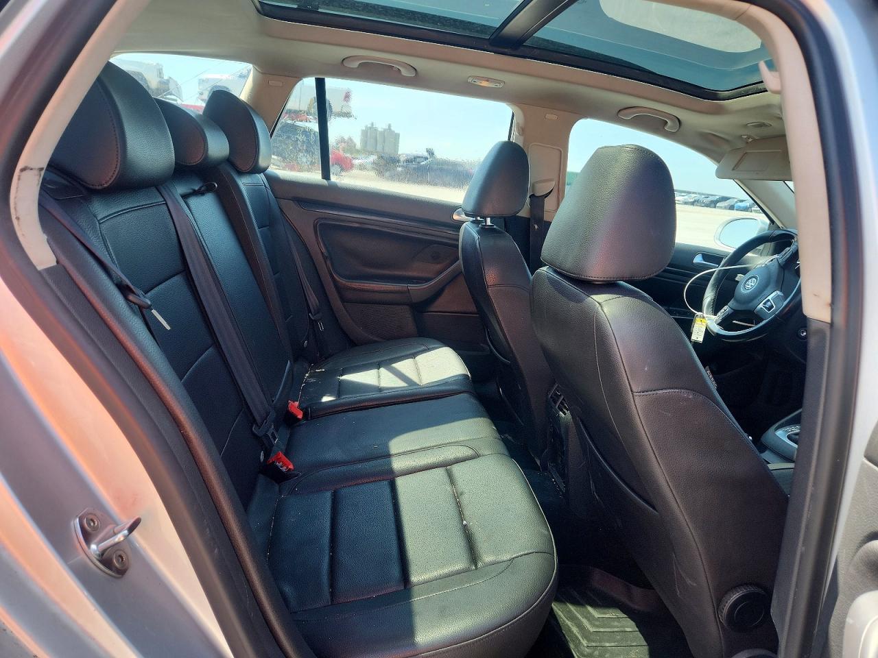 2014 Volkswagen Jetta Серебряный vin: 3VWPL7AJ4EM601046