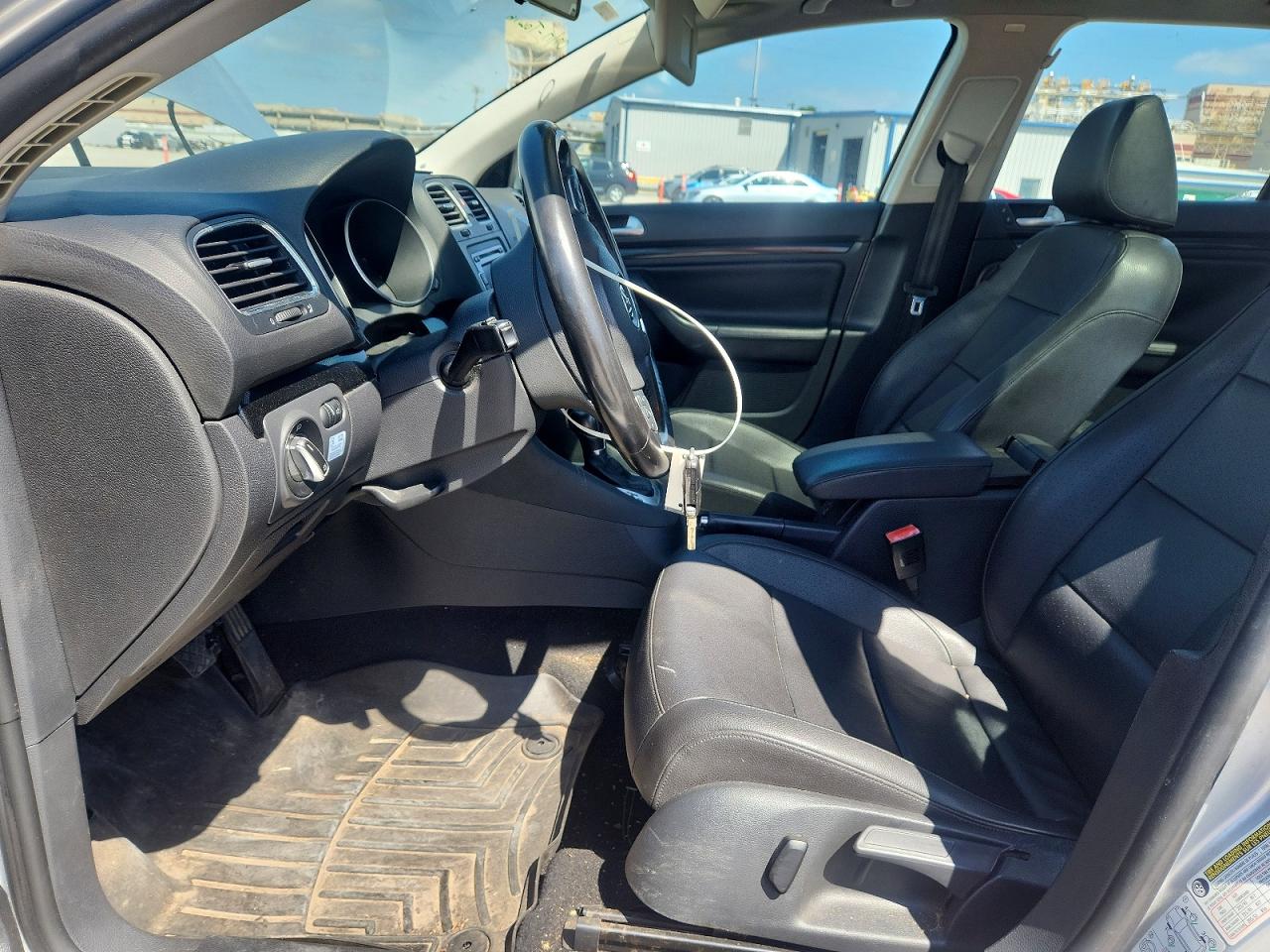 2014 Volkswagen Jetta Серебряный vin: 3VWPL7AJ4EM601046