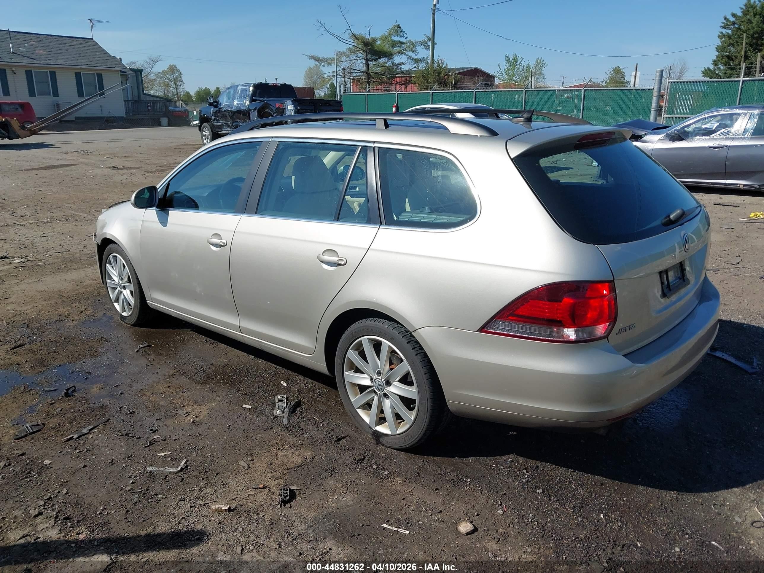 2014 Volkswagen Jetta Sportwagen 2.0l Tdi Champagne vin: 3VWPL7AJ4EM617697