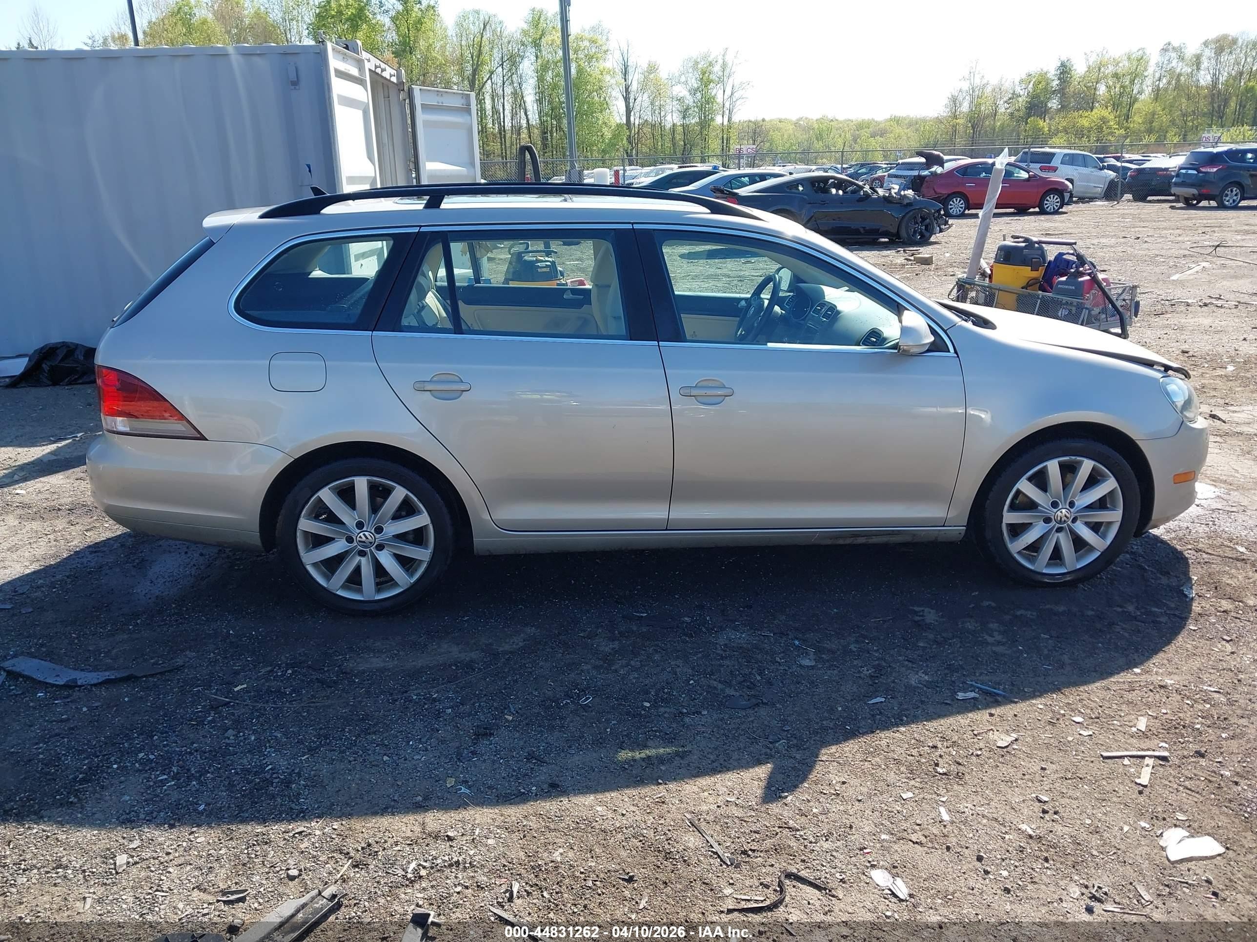2014 Volkswagen Jetta Sportwagen 2.0l Tdi Champagne vin: 3VWPL7AJ4EM617697