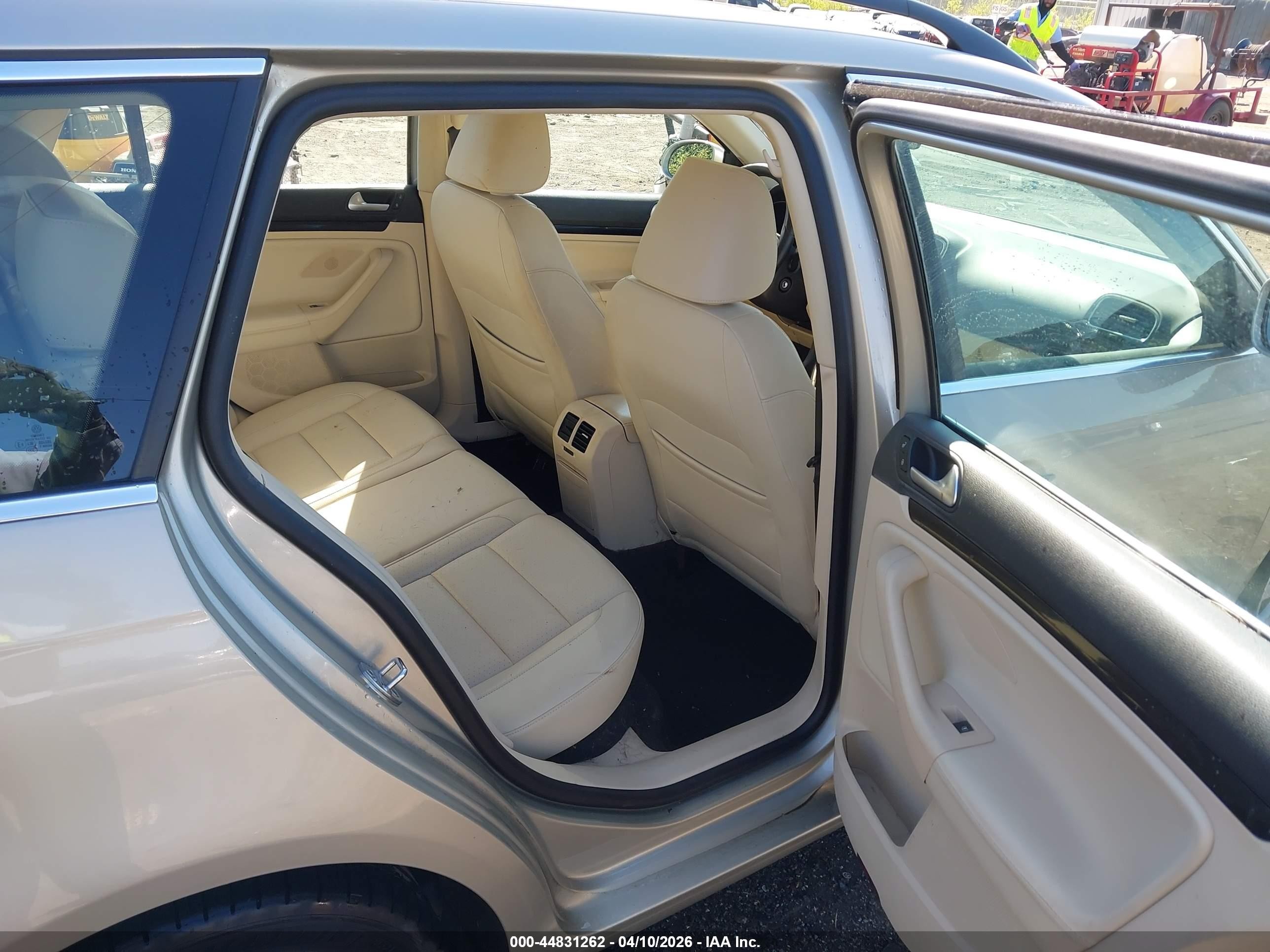 2014 Volkswagen Jetta Sportwagen 2.0l Tdi Champagne vin: 3VWPL7AJ4EM617697