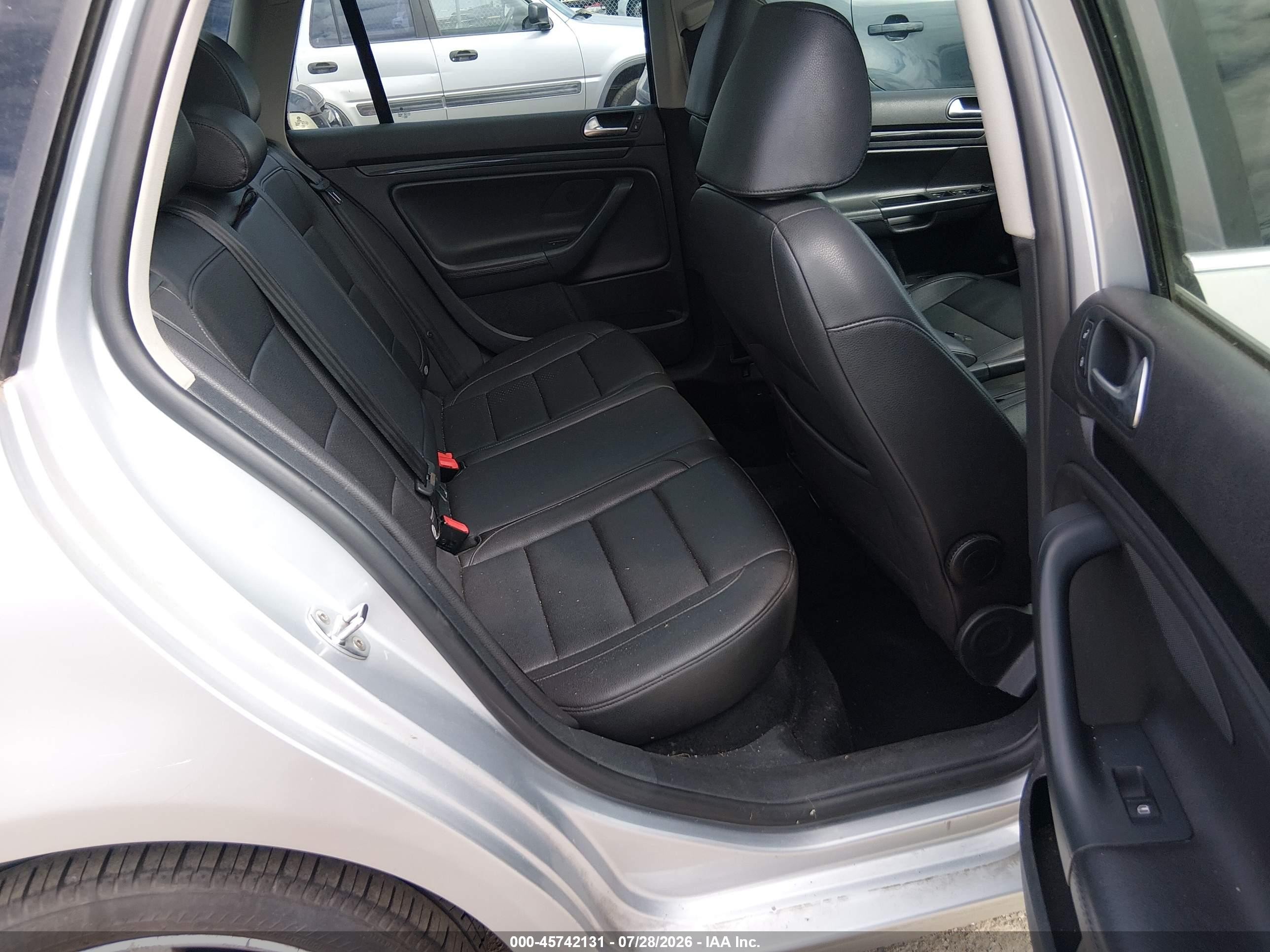 2012 Volkswagen Jetta Sportwagen 2.0l Tdi Серебряный vin: 3VWPL7AJ5CM662922