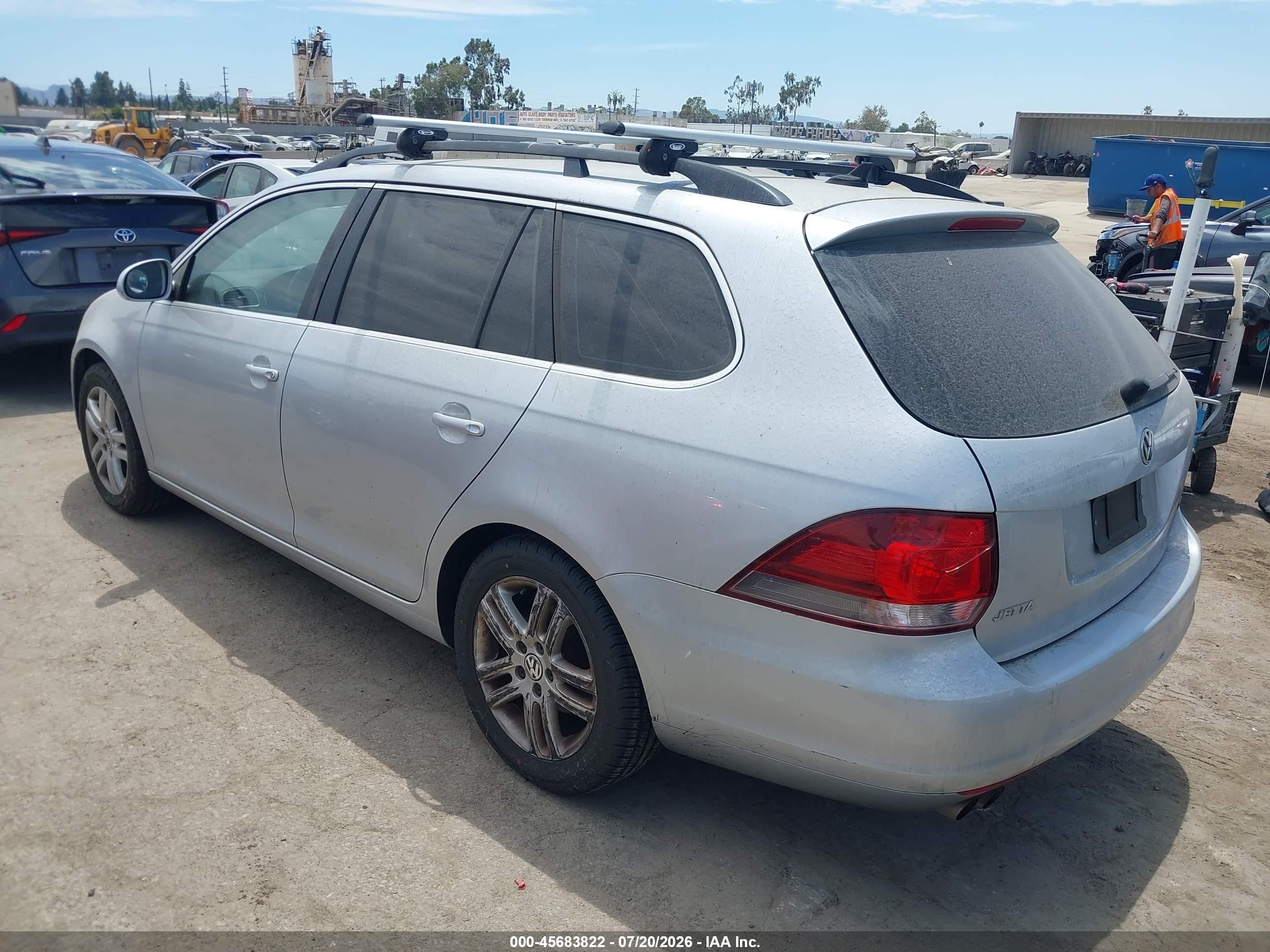 2013 Volkswagen Jetta Sportwagen 2.0l Tdi Серебряный vin: 3VWPL7AJ5DM668043
