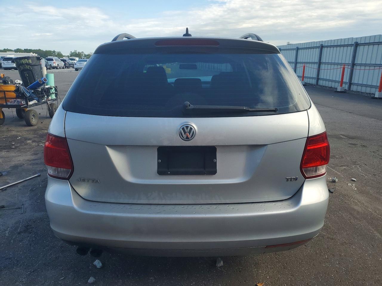 2014 Volkswagen Jetta Tdi Silver vin: 3VWPL7AJ5EM608359