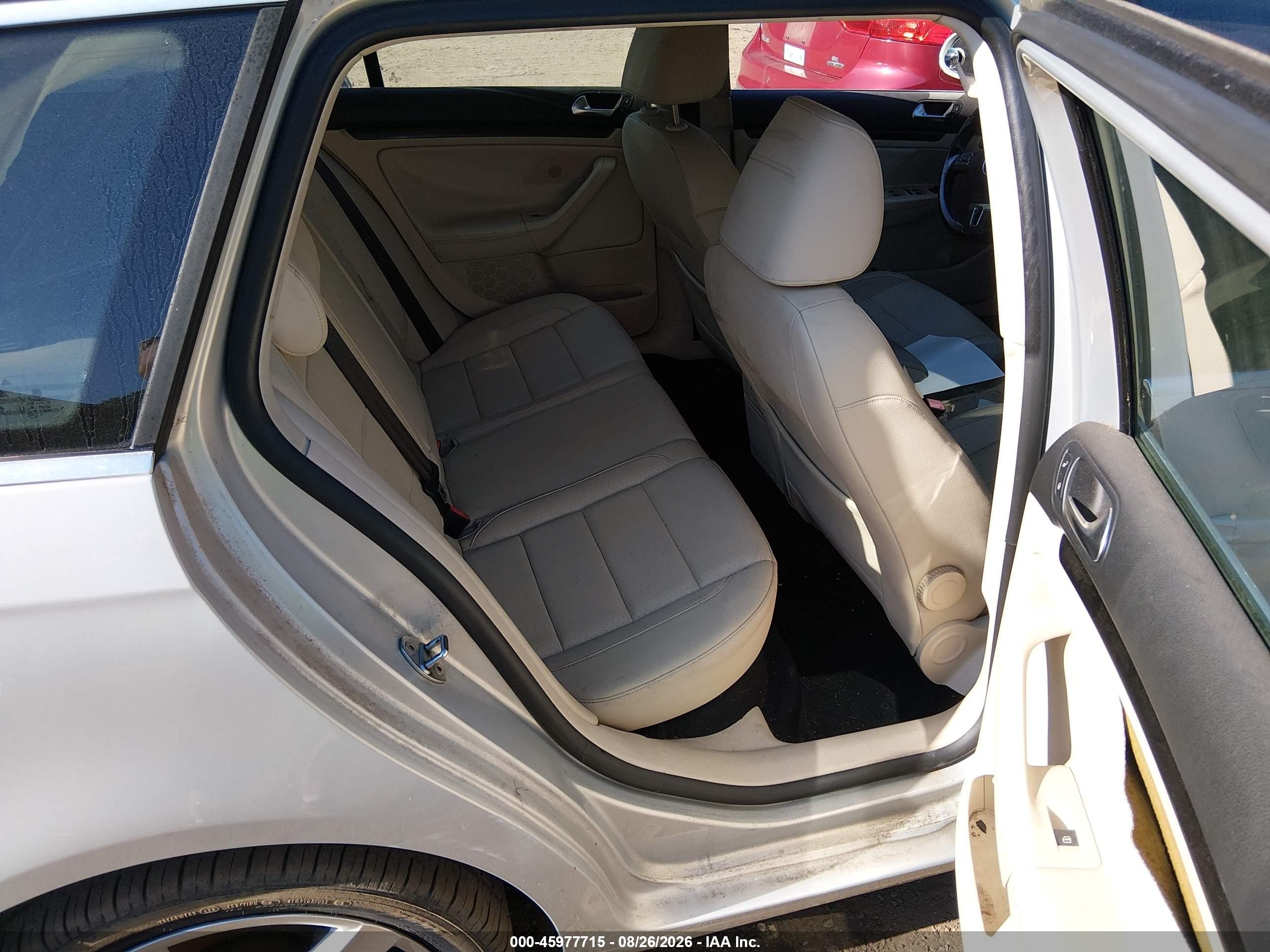 2010 Volkswagen Jetta Tdi Silver vin: 3VWPL7AJ6AM647441