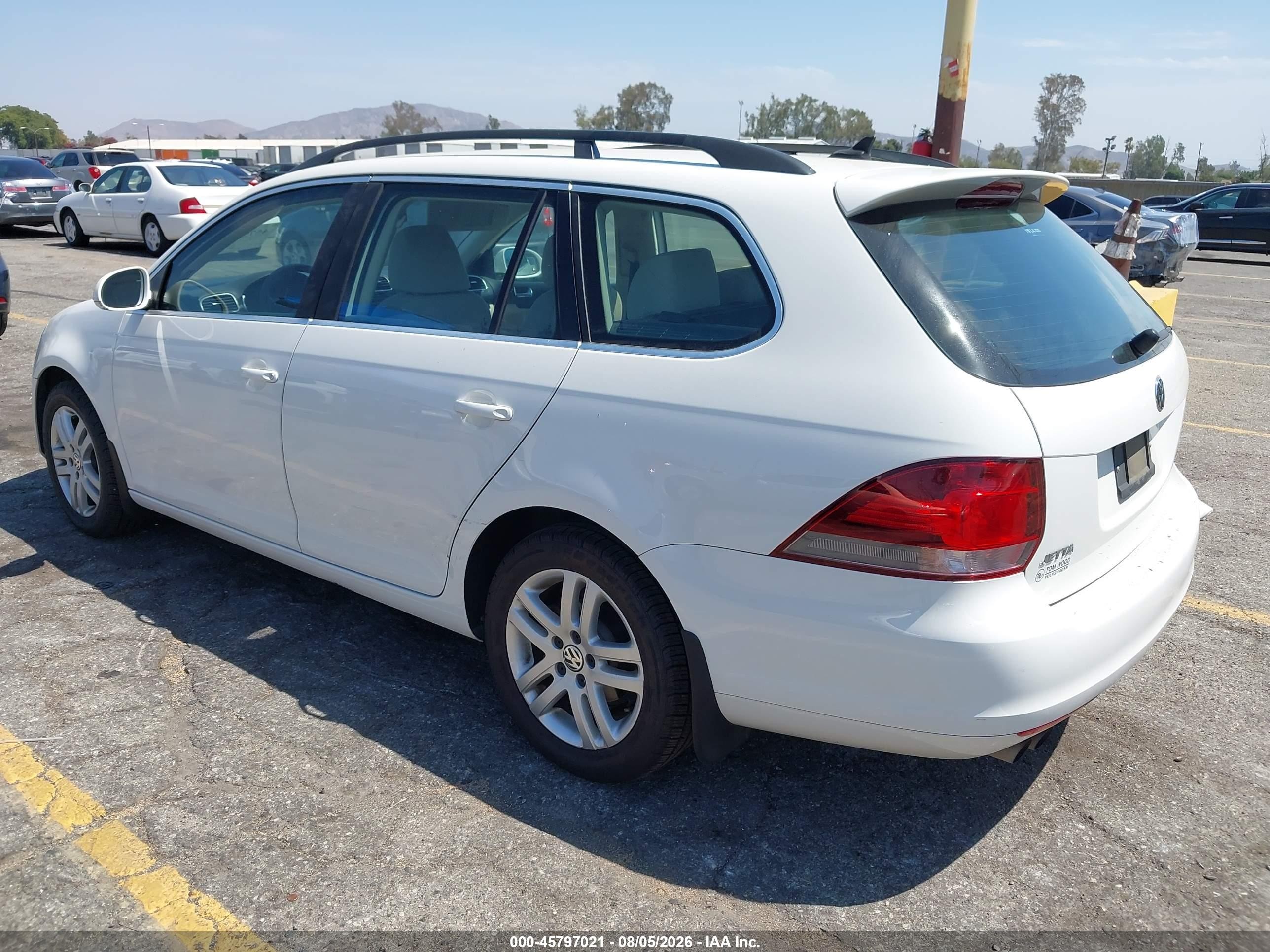 2013 Volkswagen Jetta Sportwagen 2.0l Tdi White vin: 3VWPL7AJ6DM600849