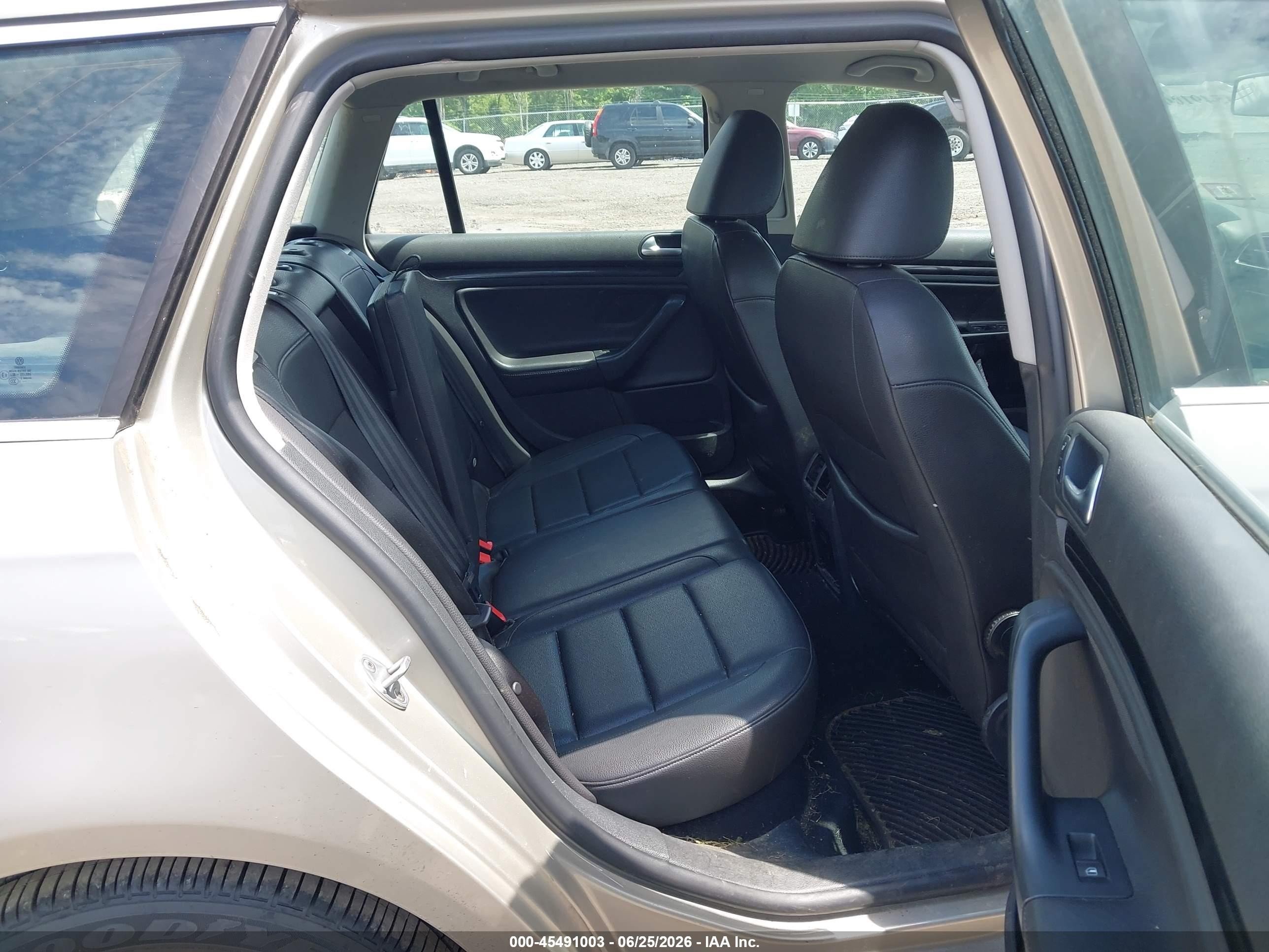 2013 Volkswagen Jetta Sportwagen 2.0l Tdi Tan vin: 3VWPL7AJ6DM632426