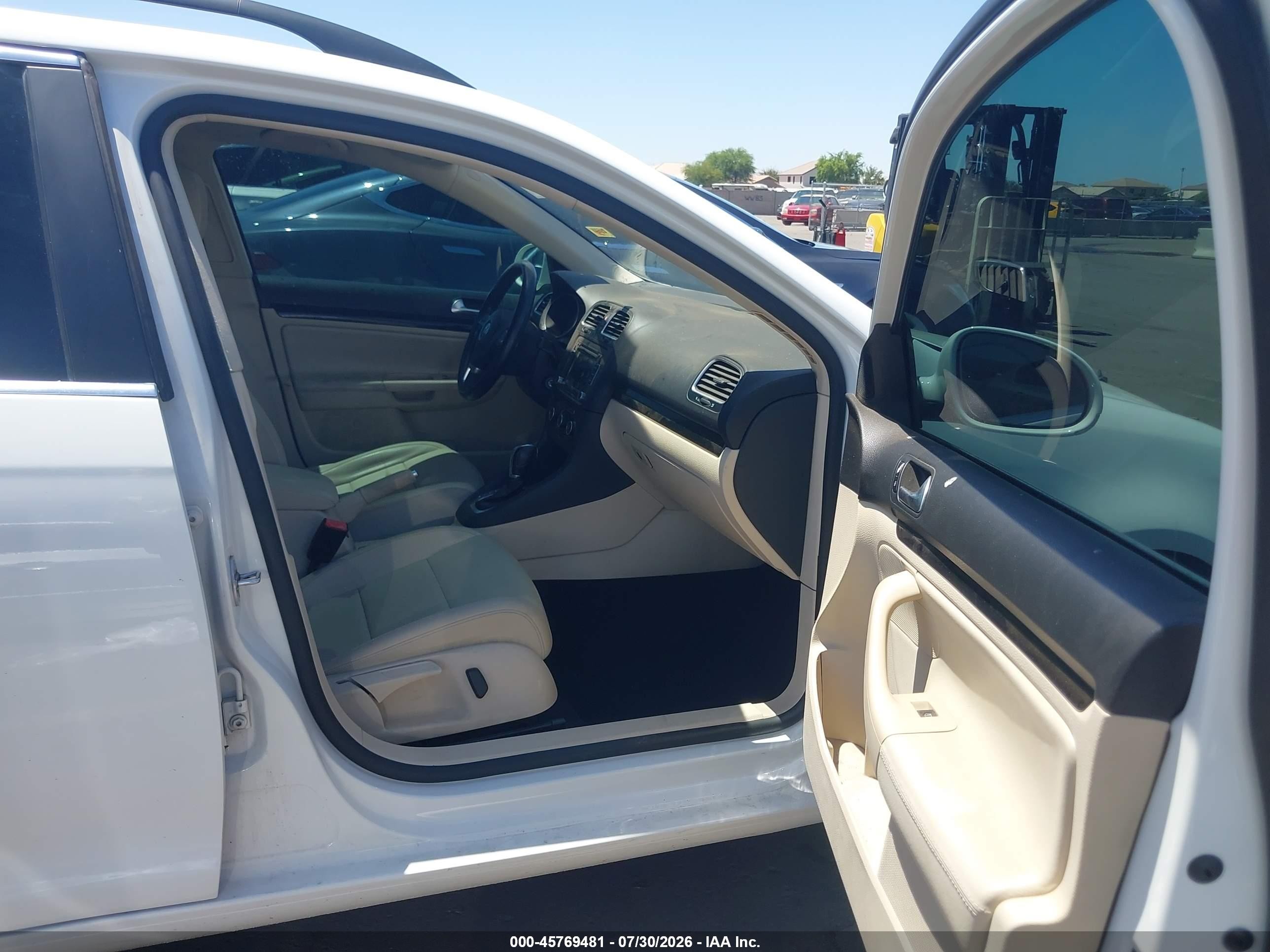 2014 Volkswagen Jetta Sportwagen 2.0l Tdi Белый vin: 3VWPL7AJ6EM601937