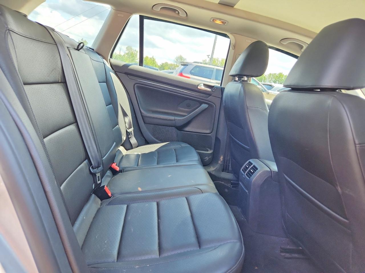 2014 Volkswagen Jetta Tdi Silver vin: 3VWPL7AJ6EM624232