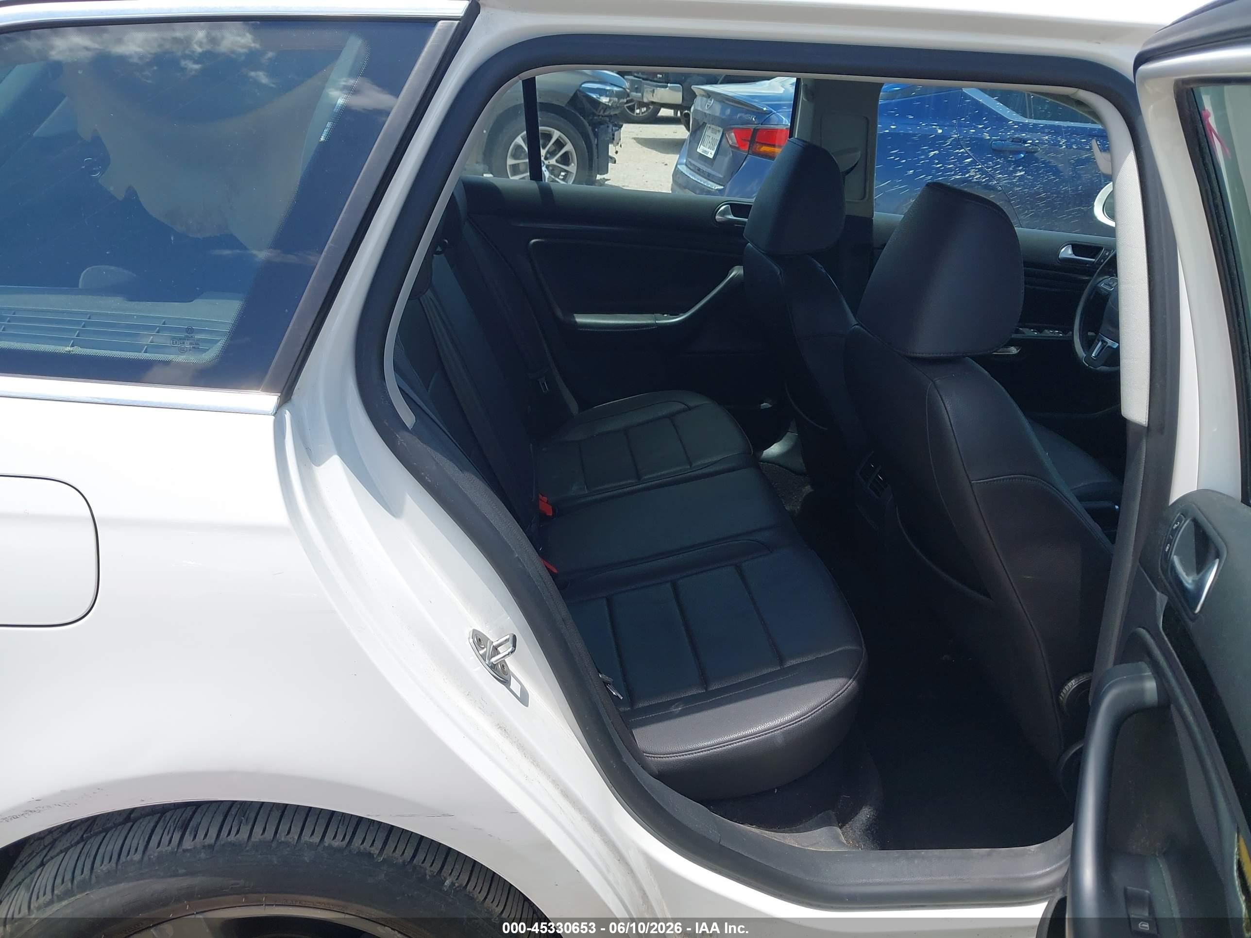 2010 Volkswagen Jetta Tdi White vin: 3VWPL7AJ7AM646668