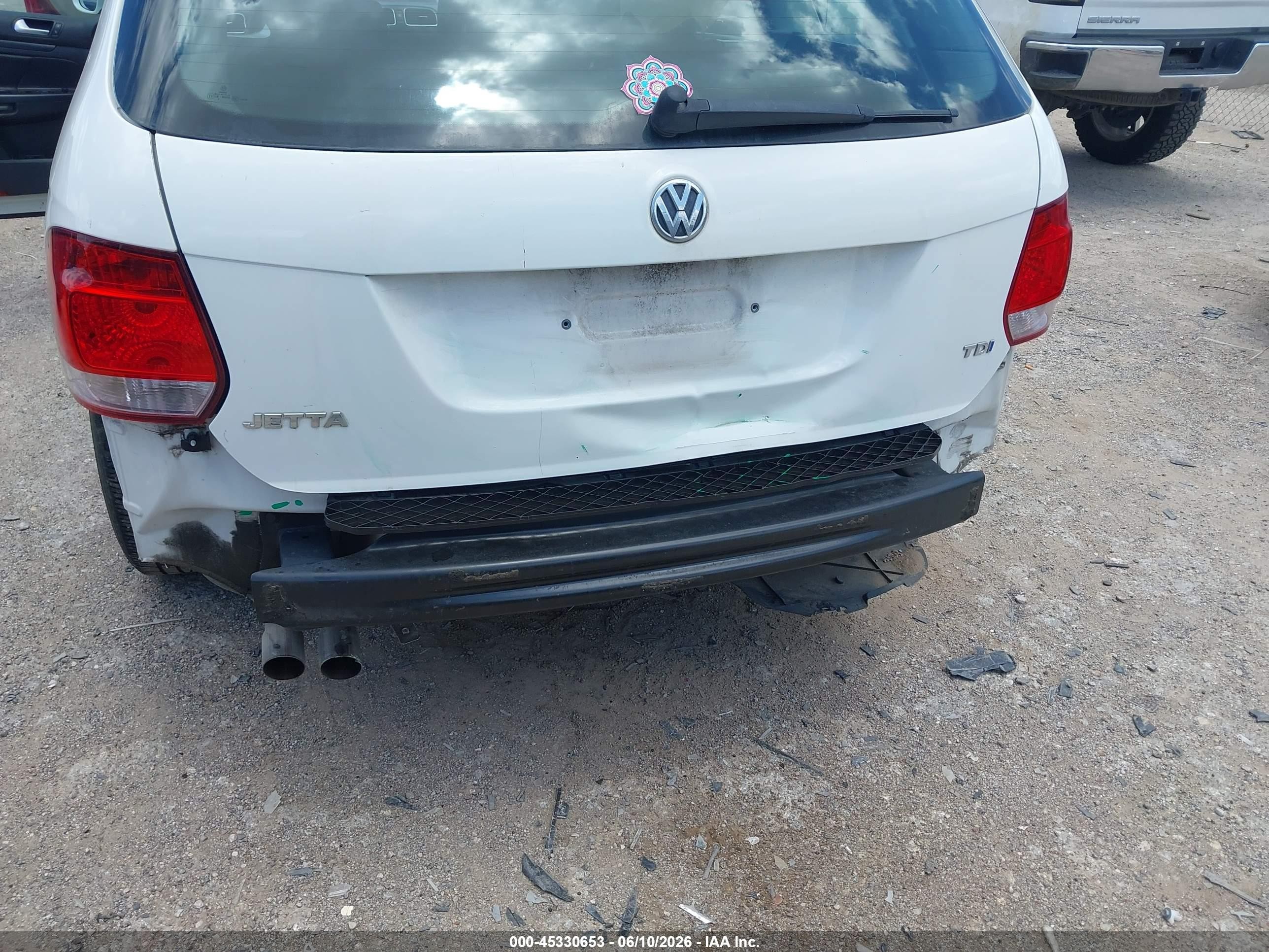 2010 Volkswagen Jetta Tdi White vin: 3VWPL7AJ7AM646668