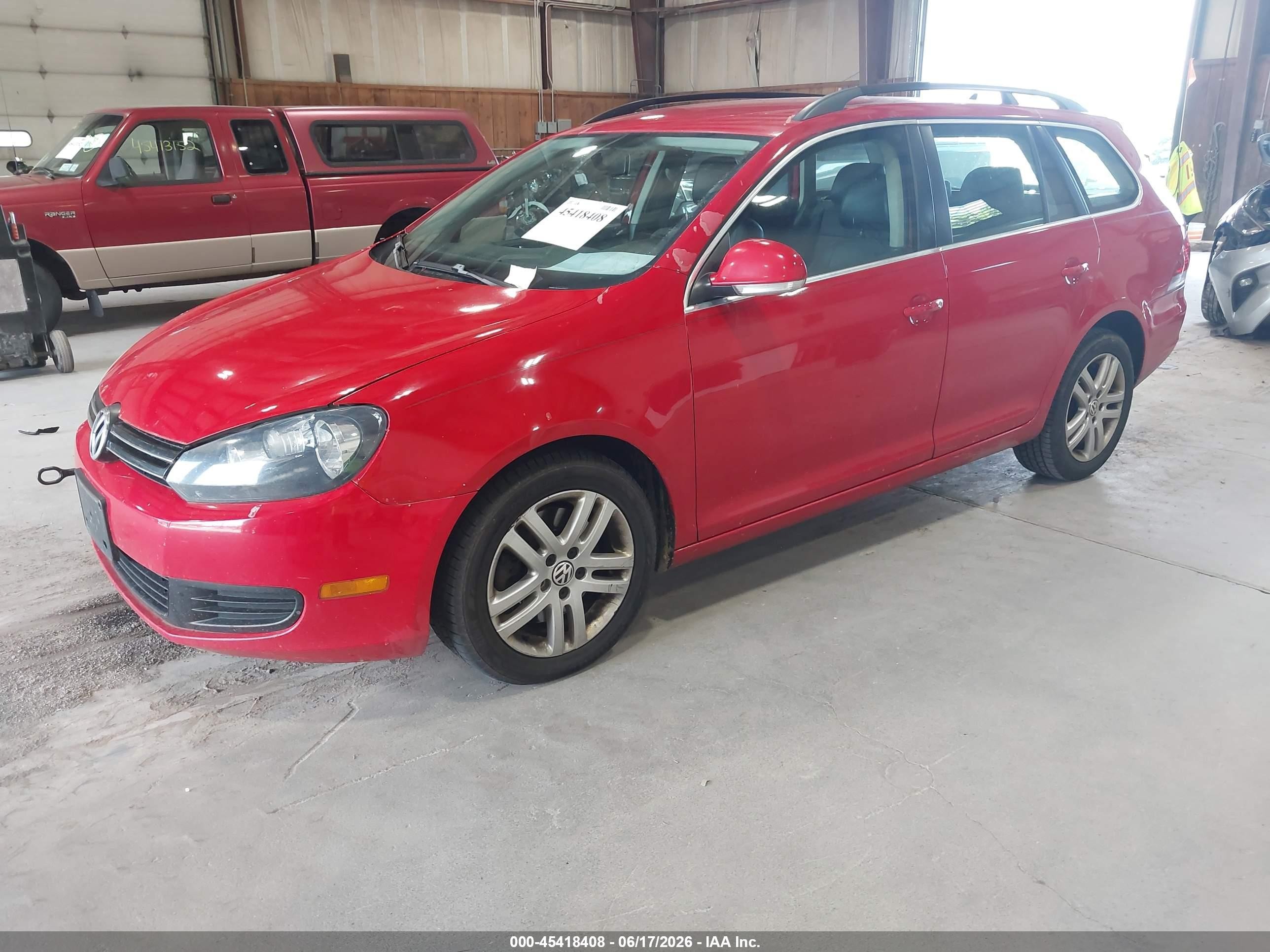 2011 Volkswagen Jetta Sportwagen 2.0l Tdi Красный vin: 3VWPL7AJ8BM695475