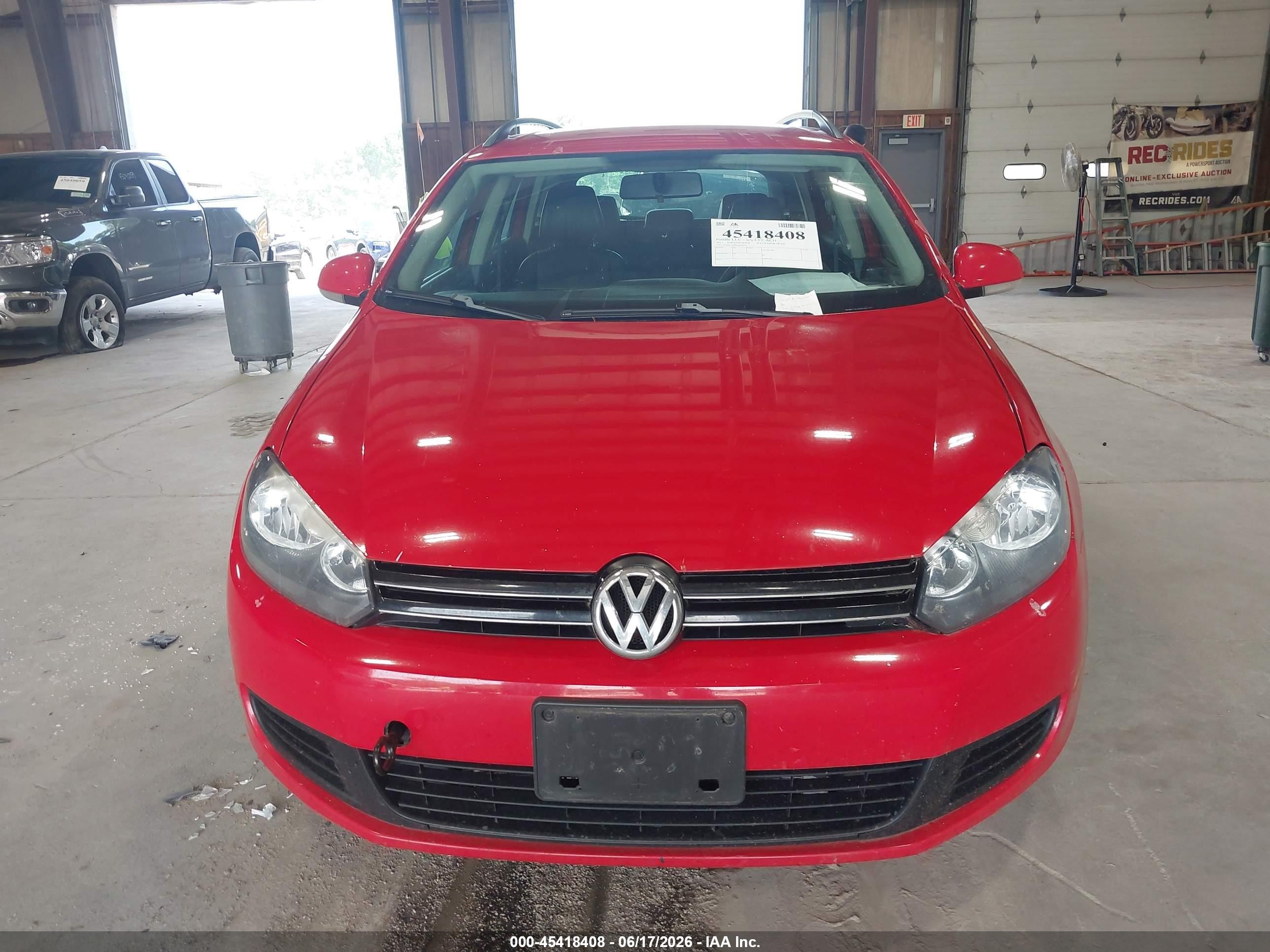 2011 Volkswagen Jetta Sportwagen 2.0l Tdi Красный vin: 3VWPL7AJ8BM695475