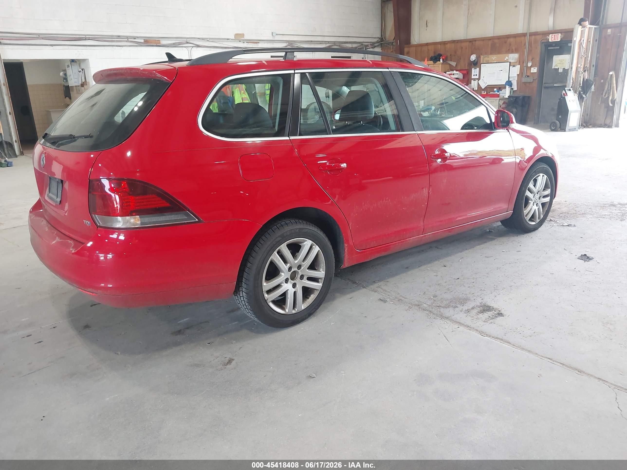 2011 Volkswagen Jetta Sportwagen 2.0l Tdi Красный vin: 3VWPL7AJ8BM695475