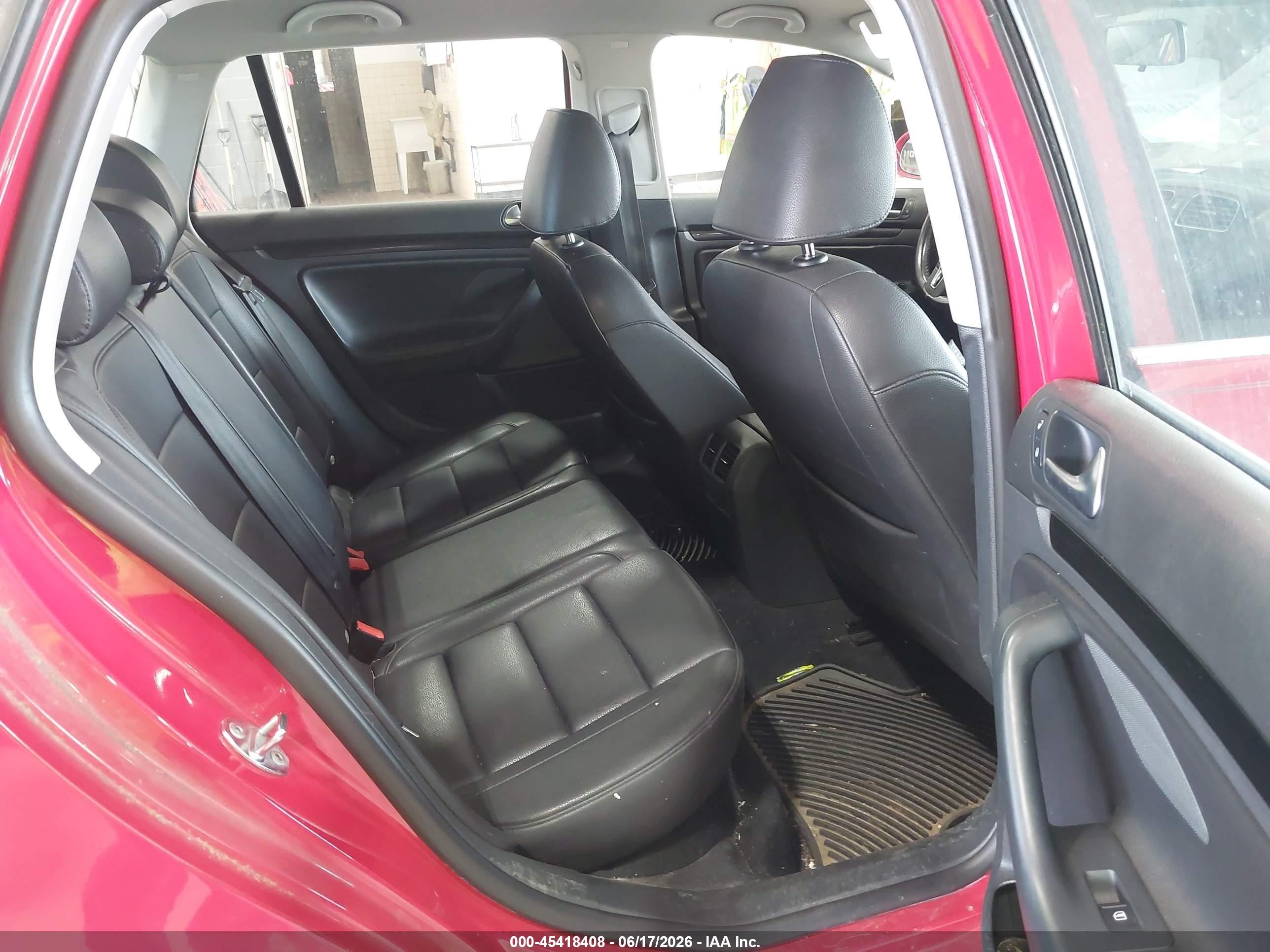 2011 Volkswagen Jetta Sportwagen 2.0l Tdi Красный vin: 3VWPL7AJ8BM695475