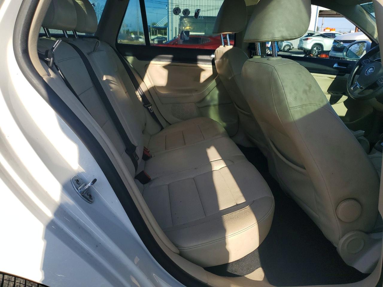 2012 Volkswagen Jetta Tdi White vin: 3VWPL7AJ8CM678905