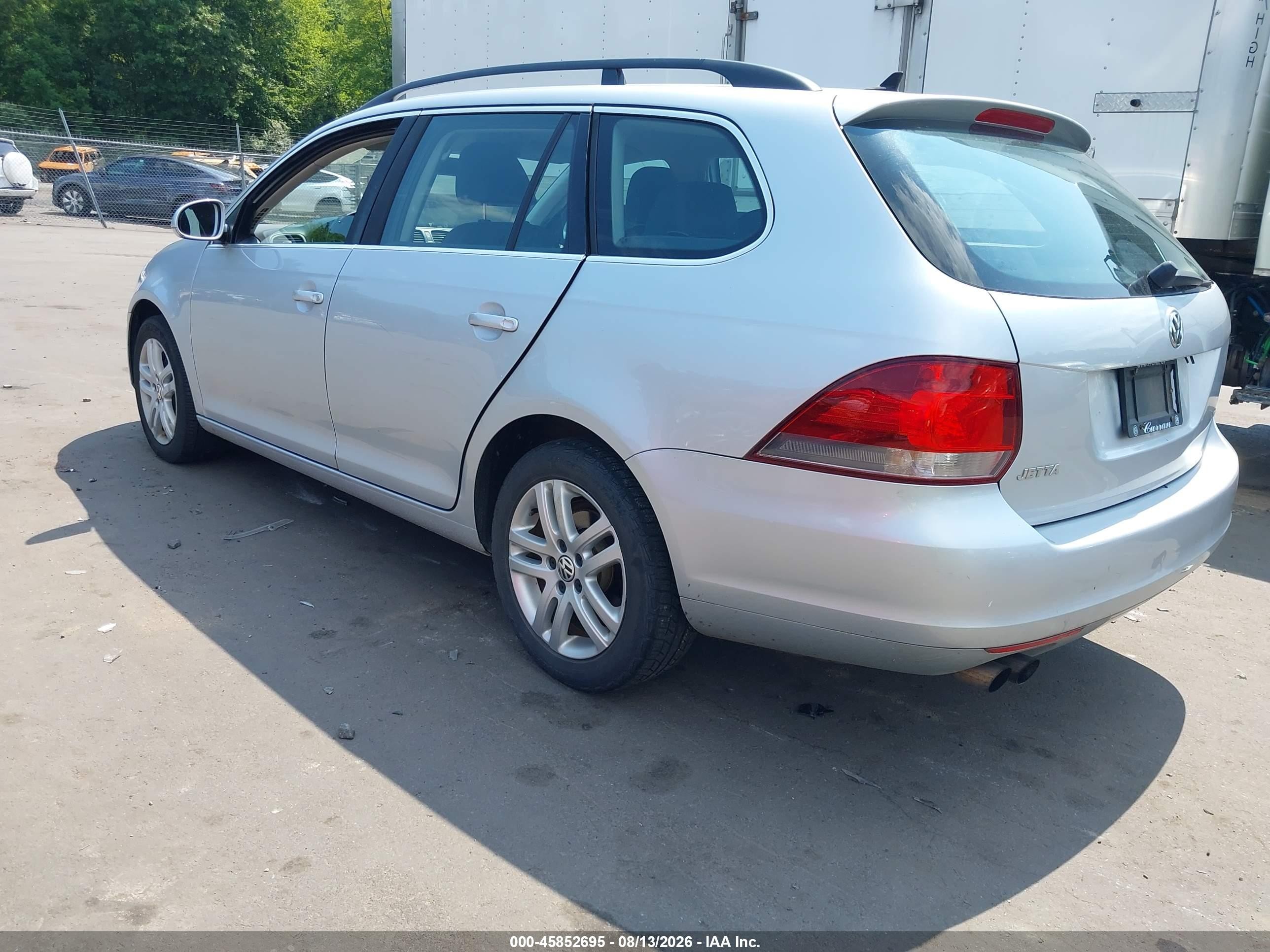 2013 Volkswagen Jetta Sportwagen 2.0l Tdi Серебряный vin: 3VWPL7AJ8DM607169