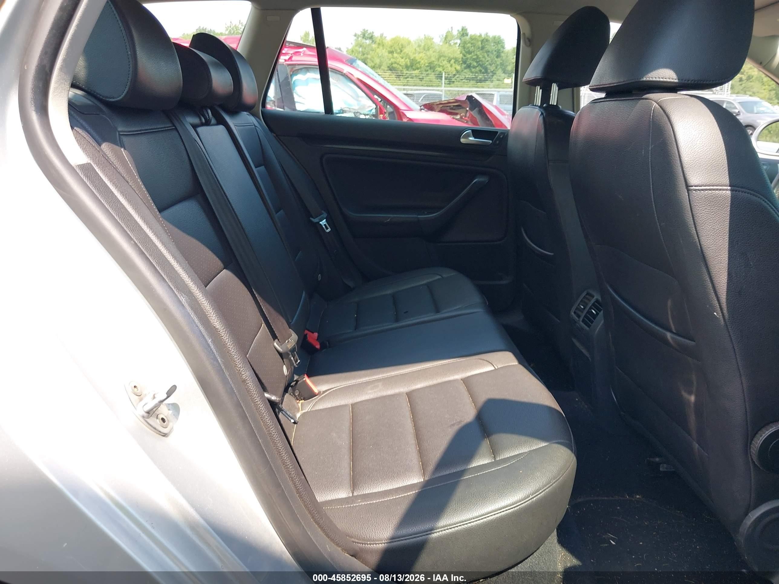 2013 Volkswagen Jetta Sportwagen 2.0l Tdi Серебряный vin: 3VWPL7AJ8DM607169