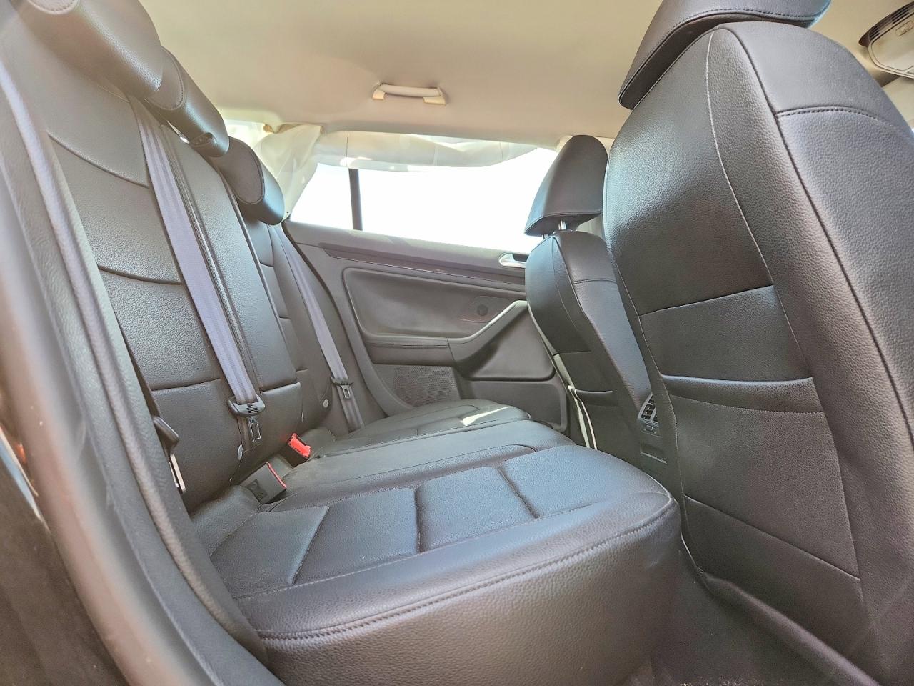2010 Volkswagen Jetta Tdi Black vin: 3VWPL7AJXAM701694