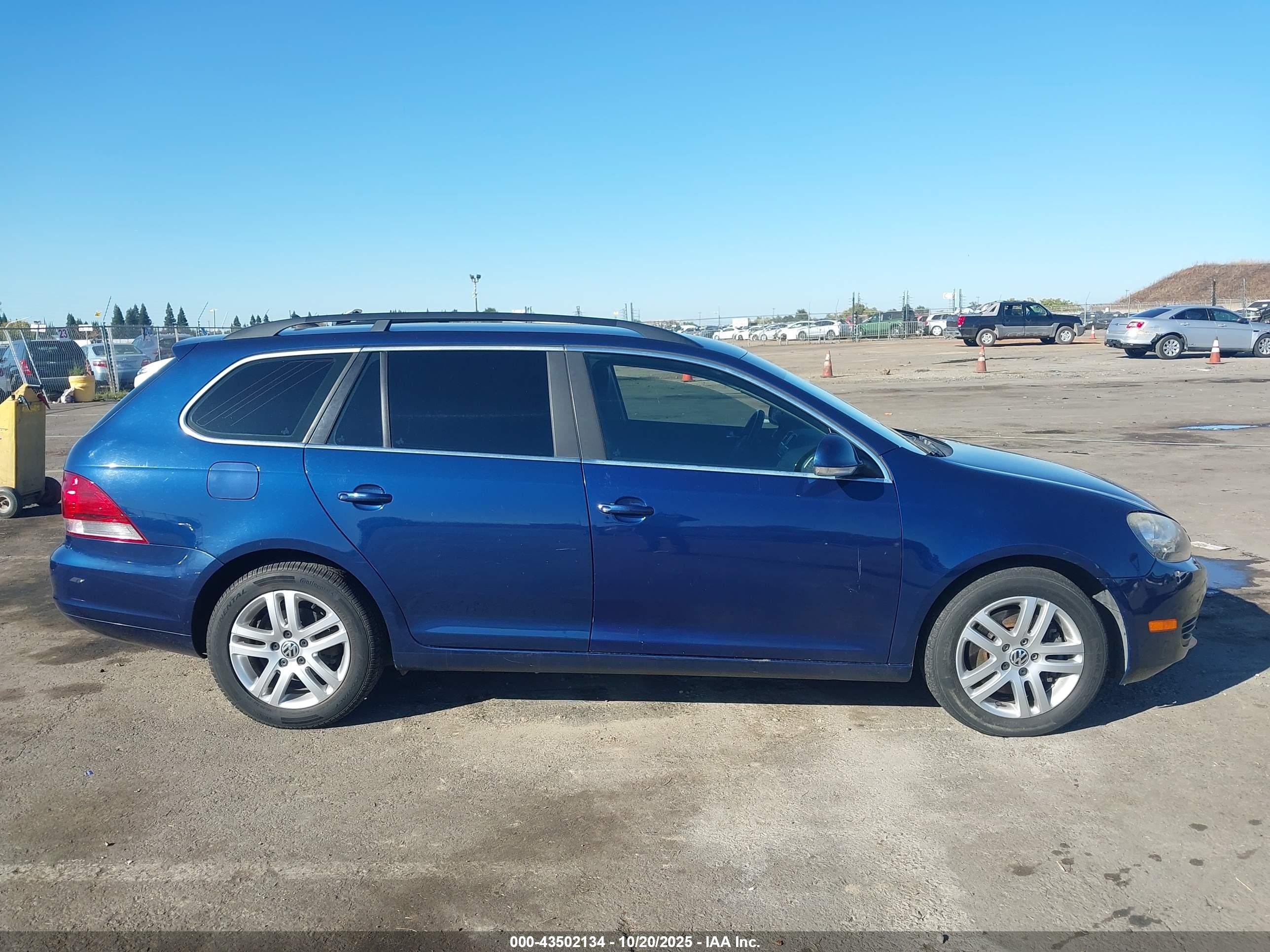 2012 Volkswagen Jetta Sportwagen 2.0l Tdi Dark Blue vin: 3VWPL7AJXCM714173