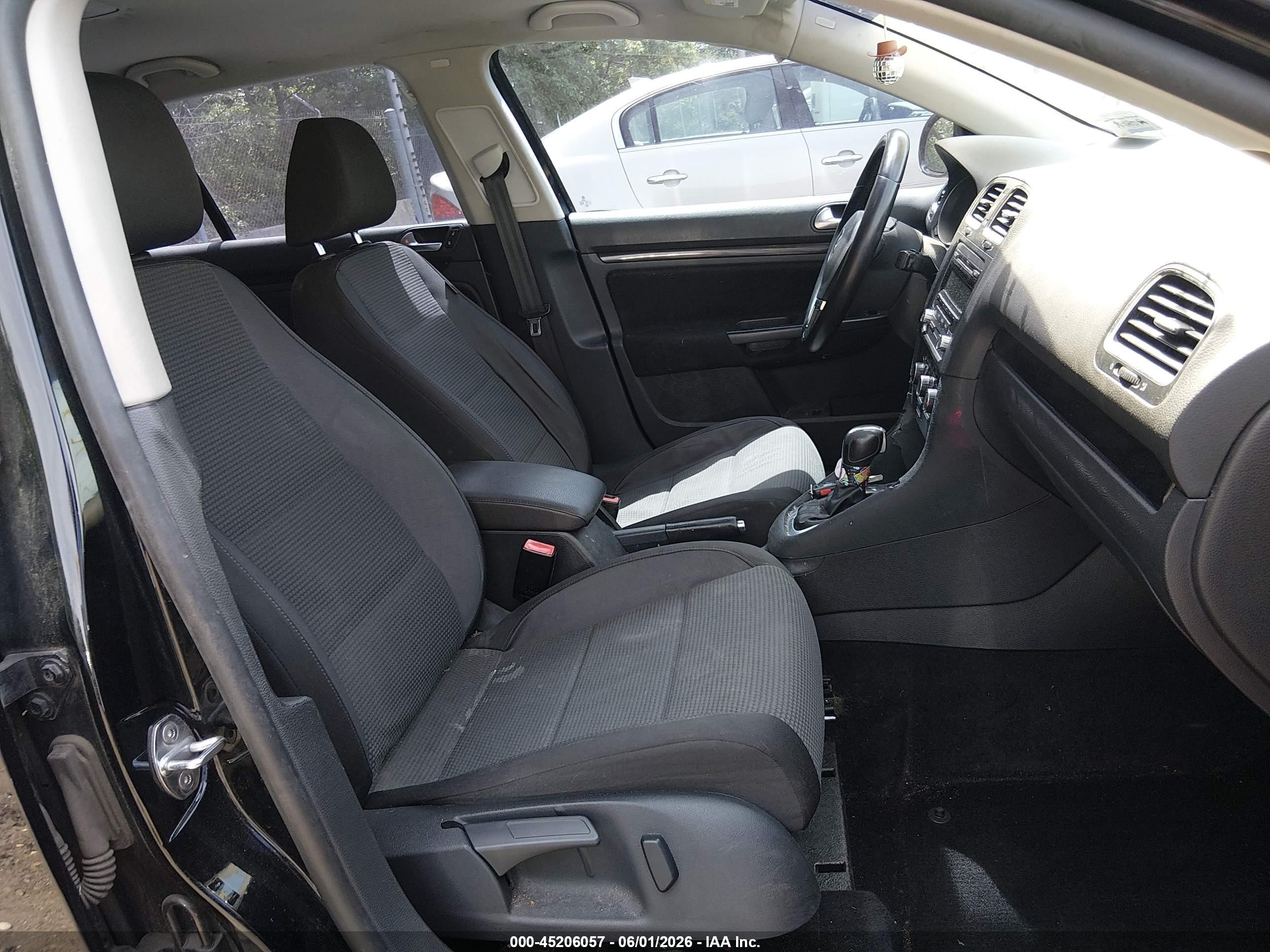 2014 Volkswagen Jetta Sportwagen 2.5l S Черный vin: 3VWPP7AJ0EM602845
