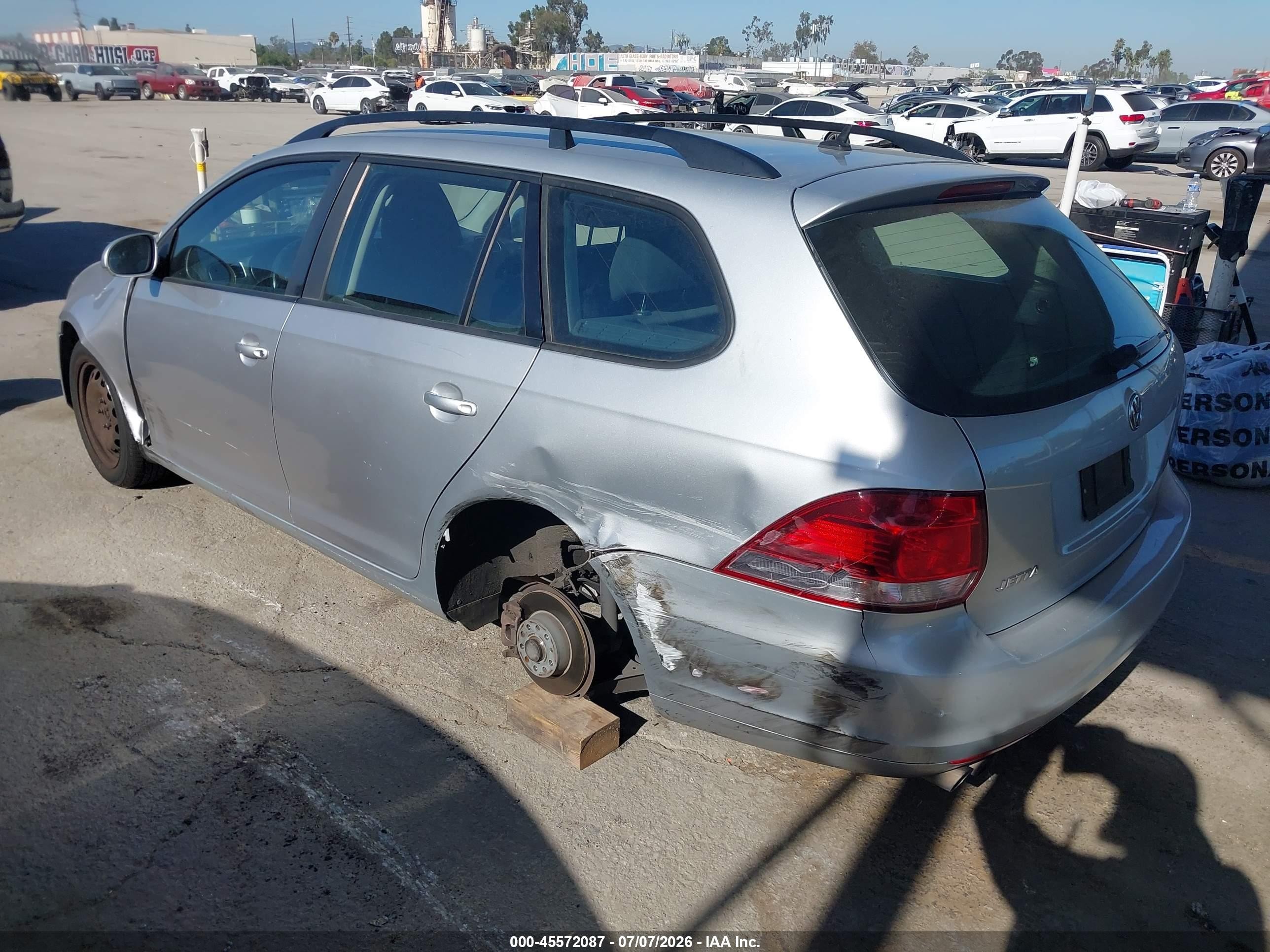 2014 Volkswagen Jetta Sportwagen 2.5l S Silver vin: 3VWPP7AJ1EM613515