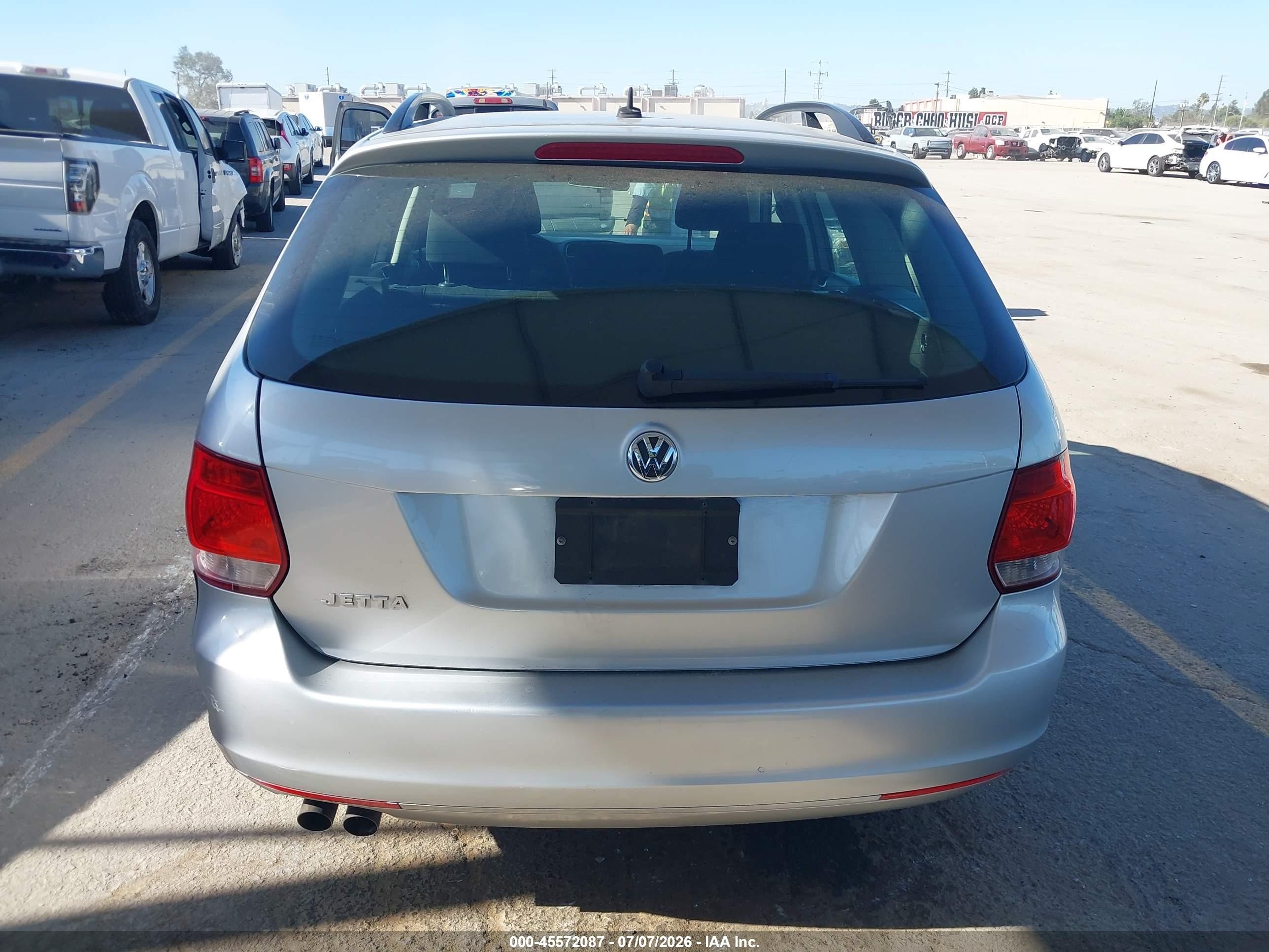 2014 Volkswagen Jetta Sportwagen 2.5l S Silver vin: 3VWPP7AJ1EM613515