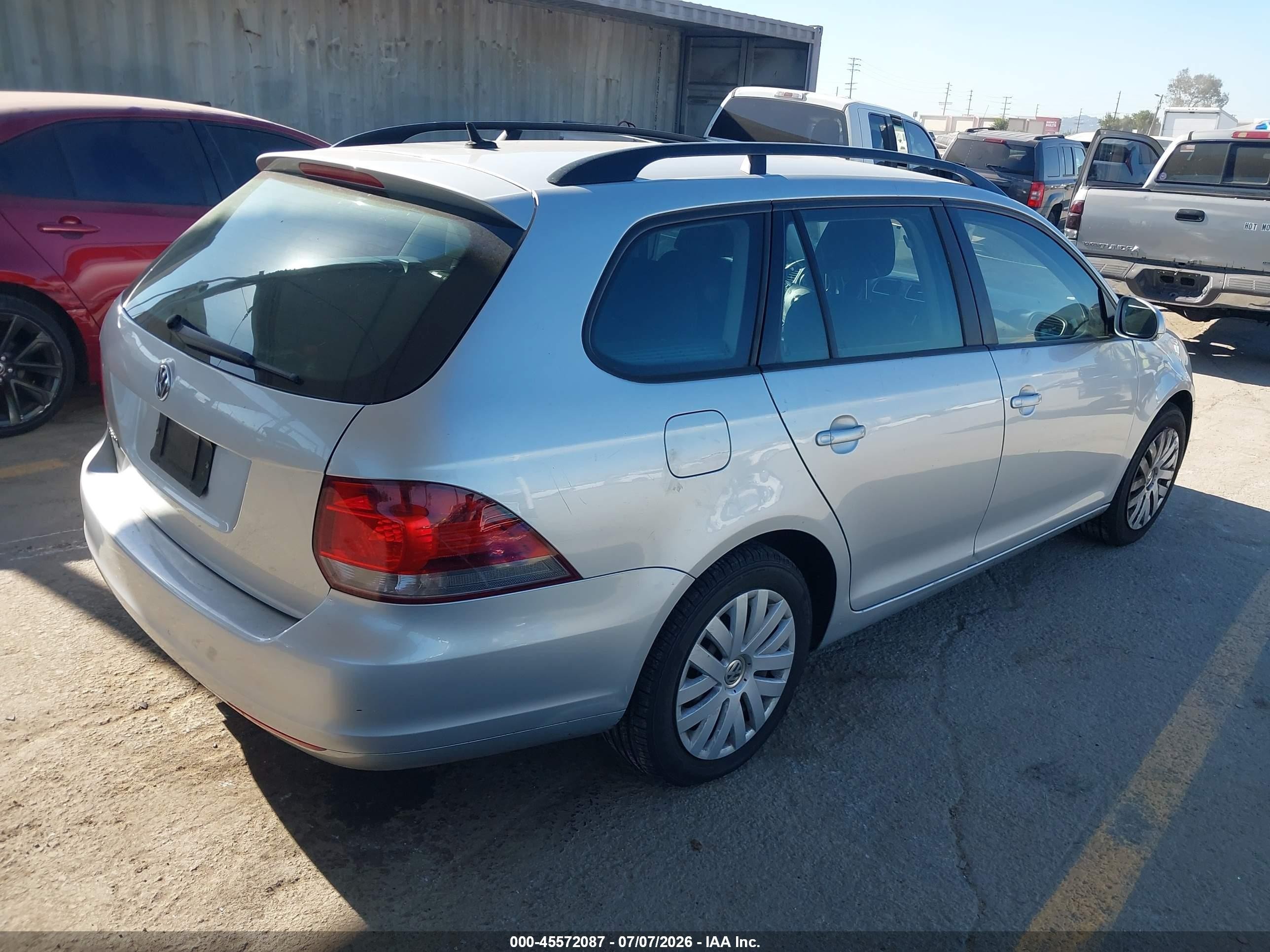 2014 Volkswagen Jetta Sportwagen 2.5l S Silver vin: 3VWPP7AJ1EM613515