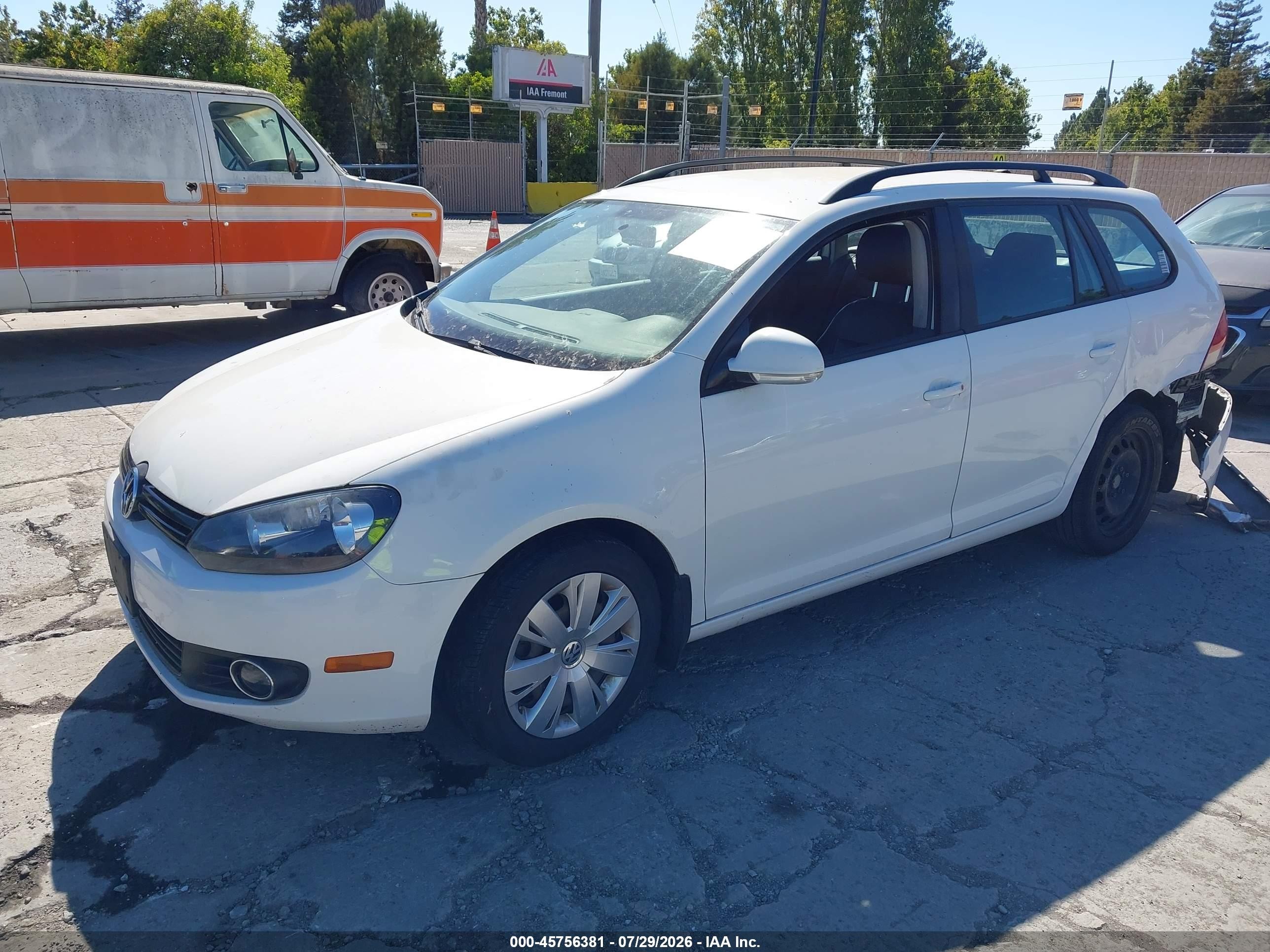 2013 Volkswagen Jetta Sportwagen 2.5l S White vin: 3VWPP7AJ2DM674080