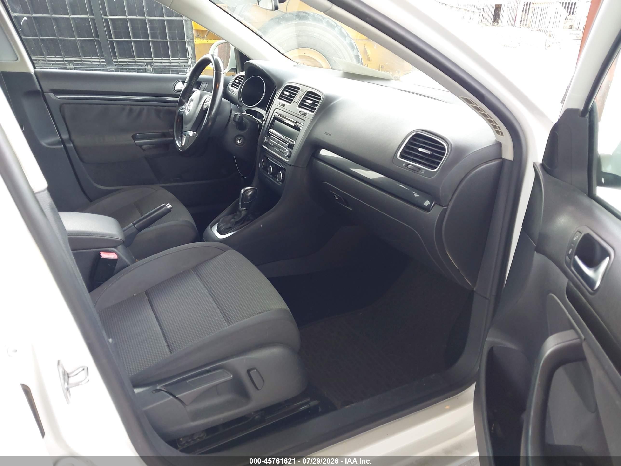 2013 Volkswagen Jetta Sportwagen 2.5l S White vin: 3VWPP7AJ6DM681467