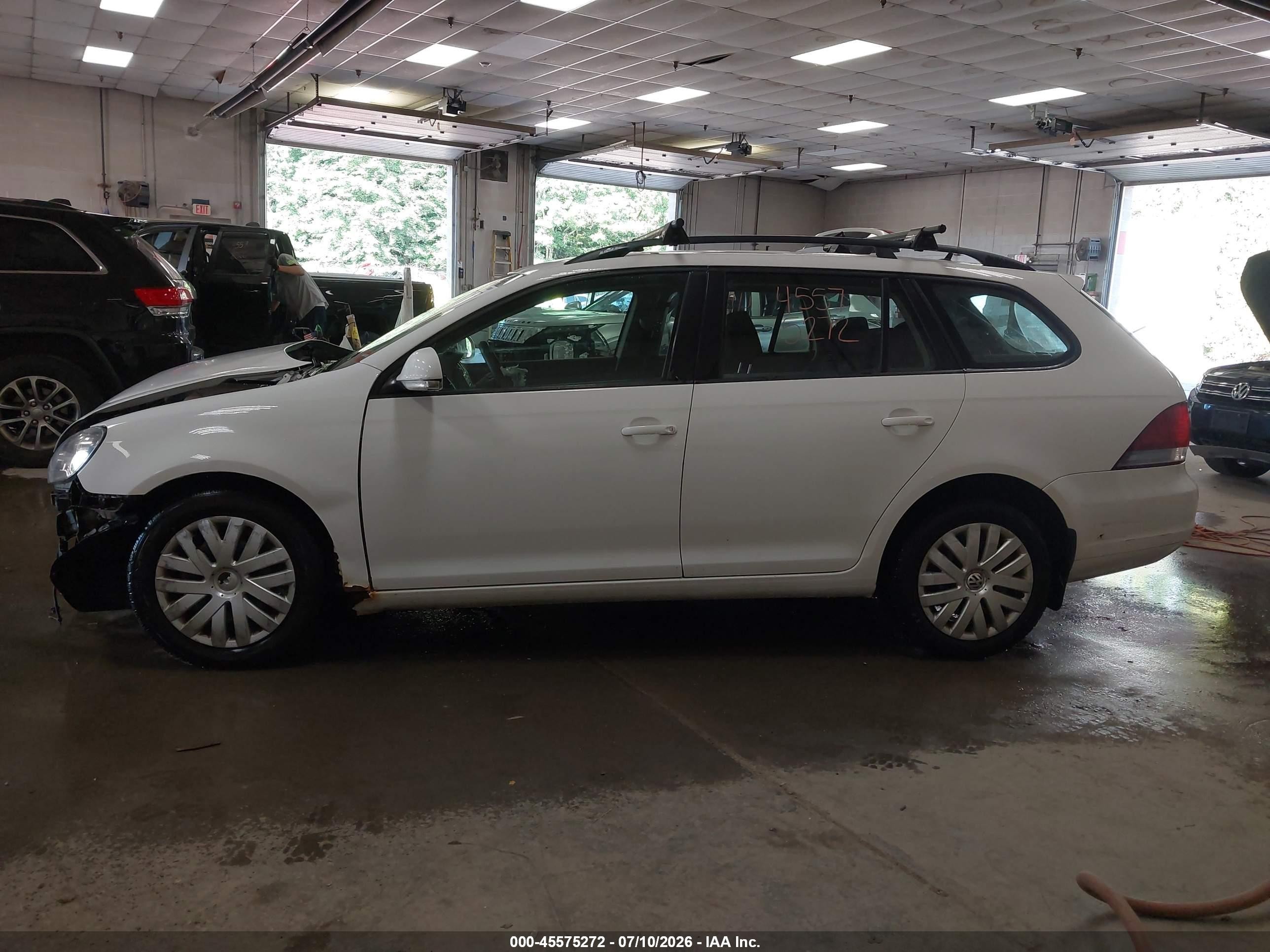 2012 Volkswagen Jetta Sportwagen 2.5l S White vin: 3VWPP7AJ7CM604802