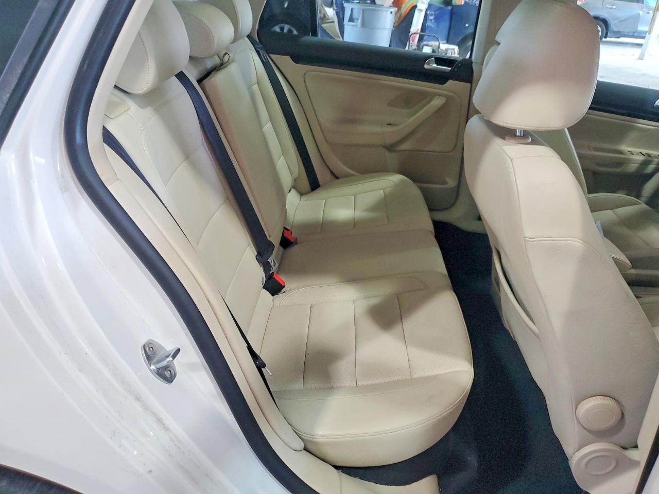 2013 Volkswagen Jetta S White vin: 3VWPP7AJ8DM668350